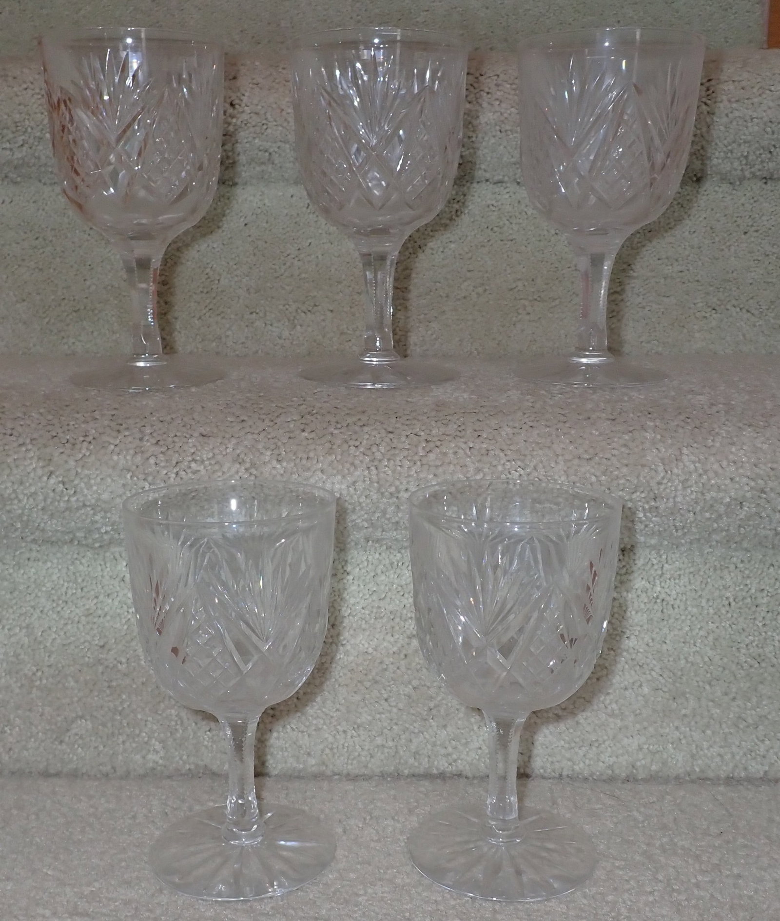 5 Glass Goblets: Approx 3 1/2" in diameter and 6 1/4" tall
