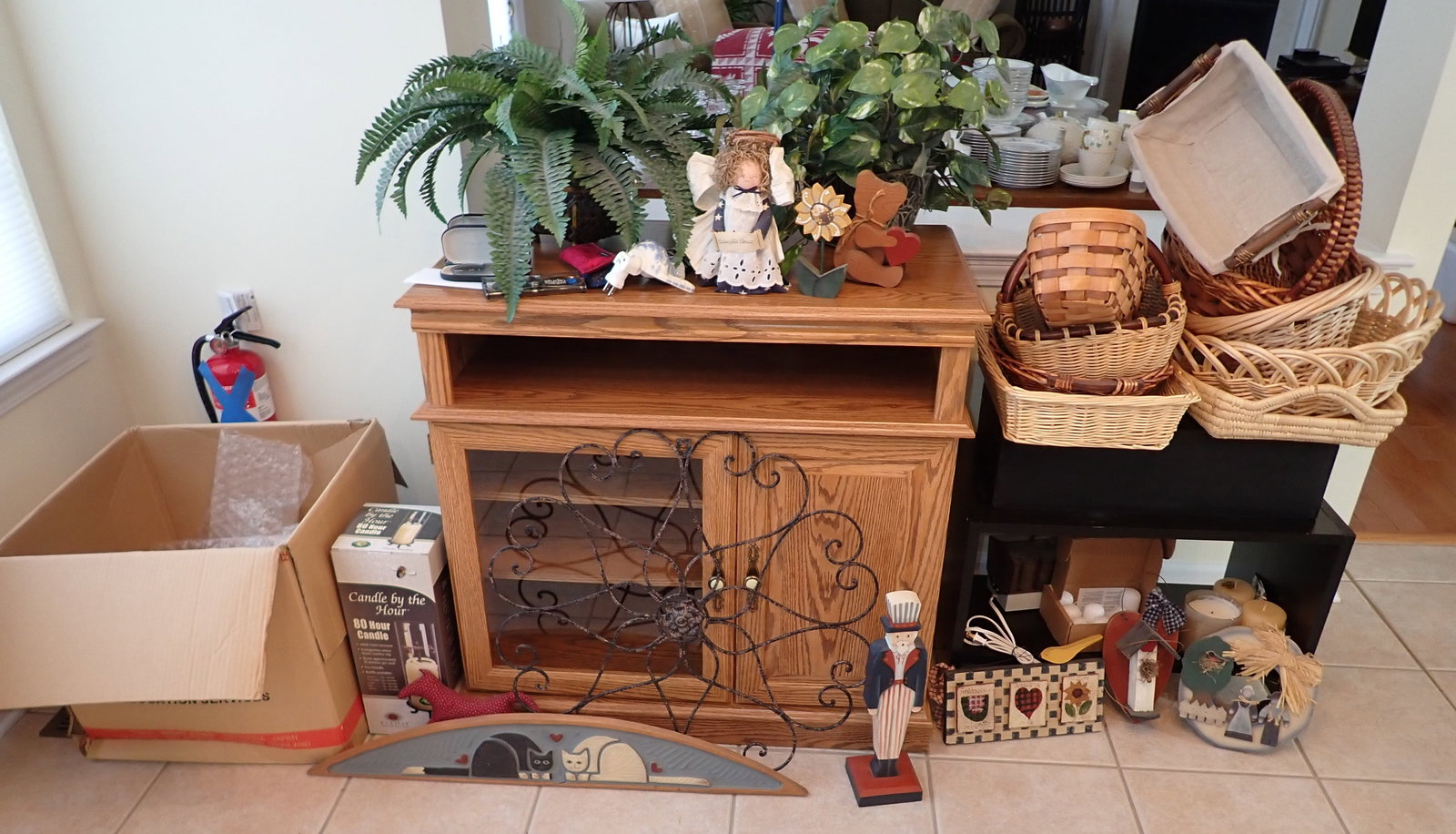 Baskets Country Décor Cabinet & Misc (1 of 8)