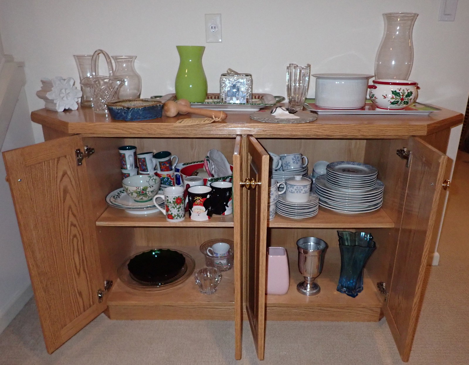 Majesticware Oneida Dinnerware Vases & Misc: Does not include cabinet. Buyer to remove from basement. No shipping !