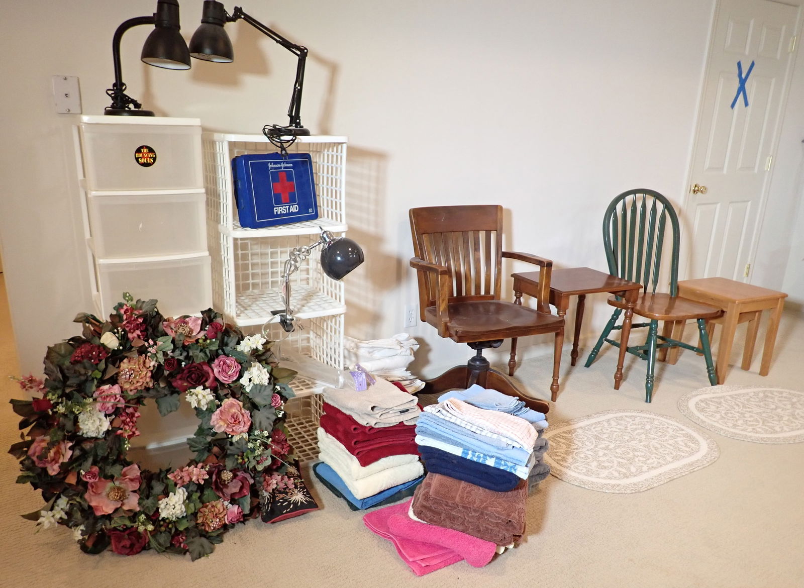 Desk Chair Lamps Organizers Tables & Misc (1 of 5)