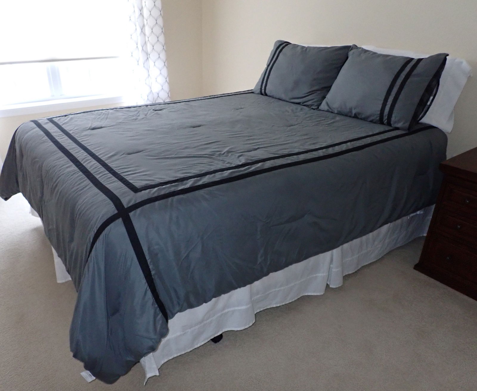 Queen Size Bed Mattress & Box Spring (1 of 2)