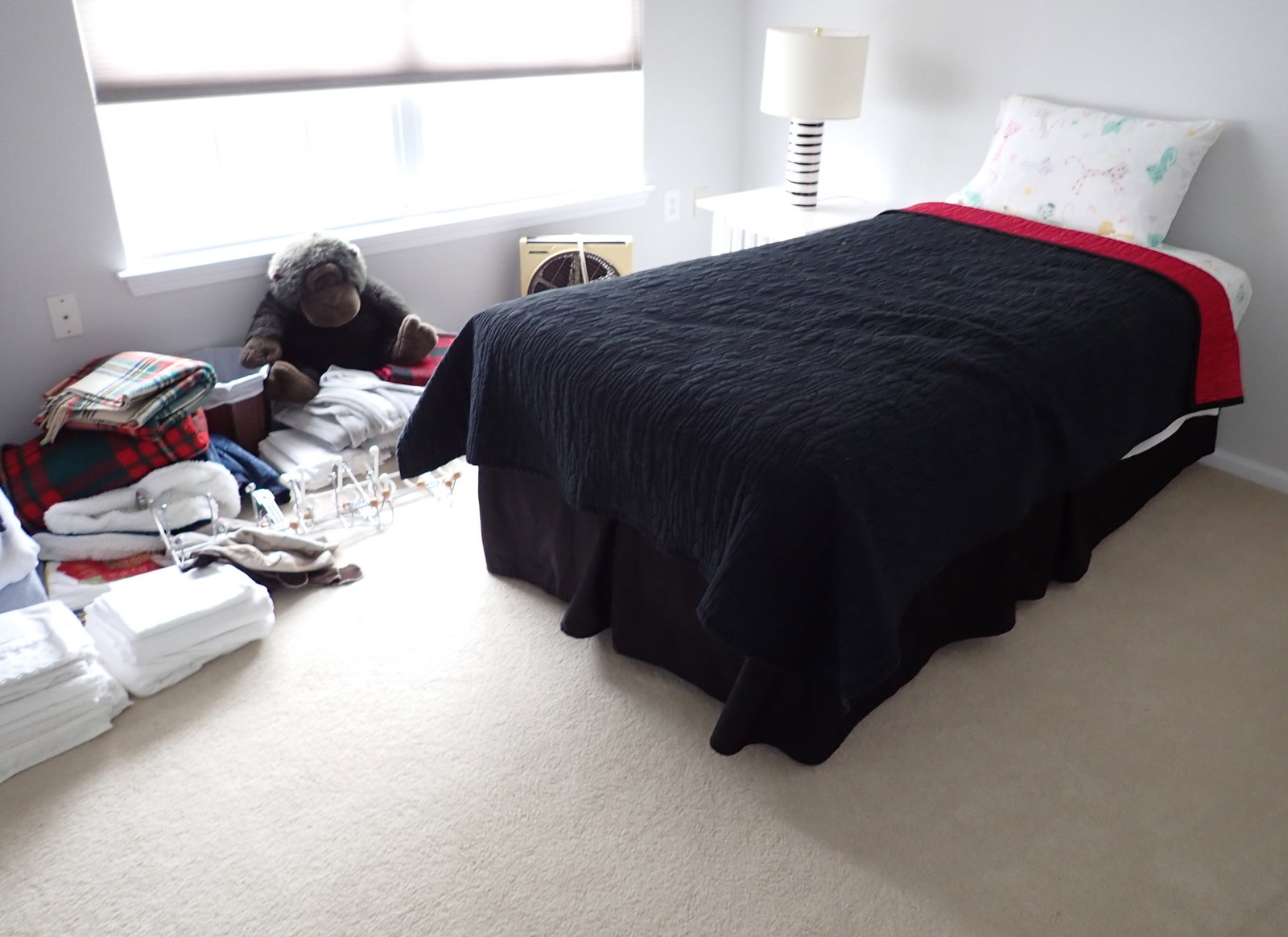 Bed Nightstand Blankets & Misc (1 of 6)