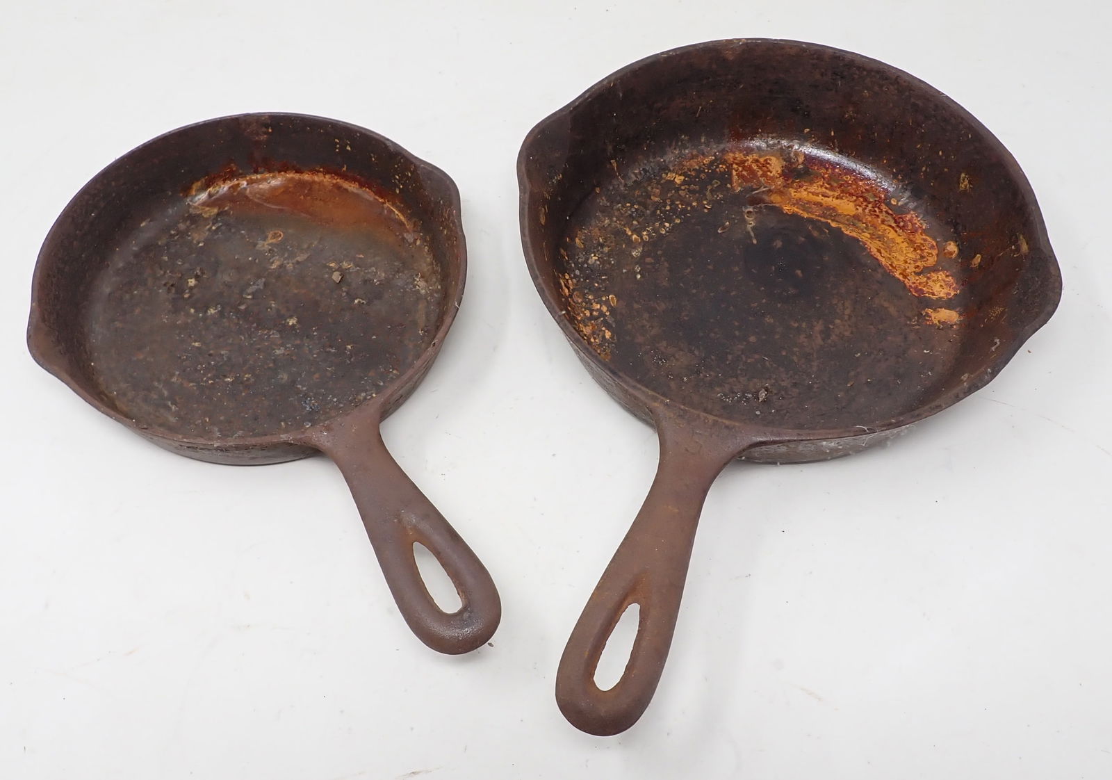 Wagner Ware No.5 Favorite Piqua Ware 3 Skillets (1 of 4)