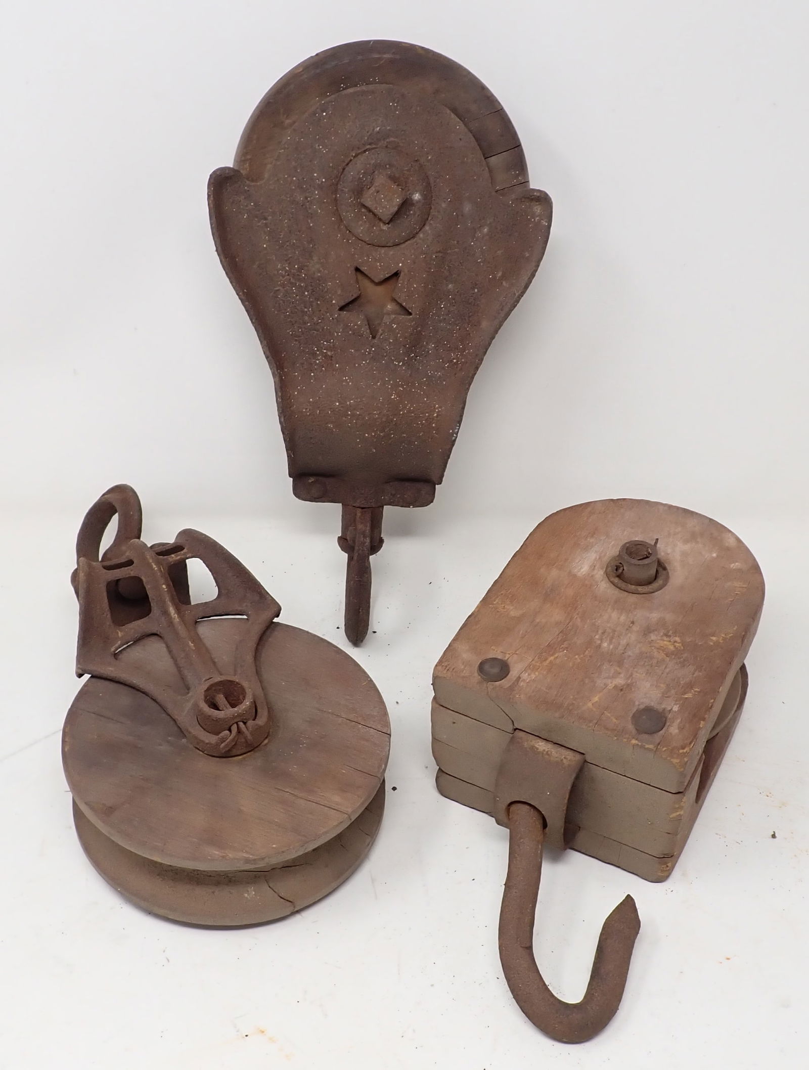 3 Wooden Pullies (1 of 3)