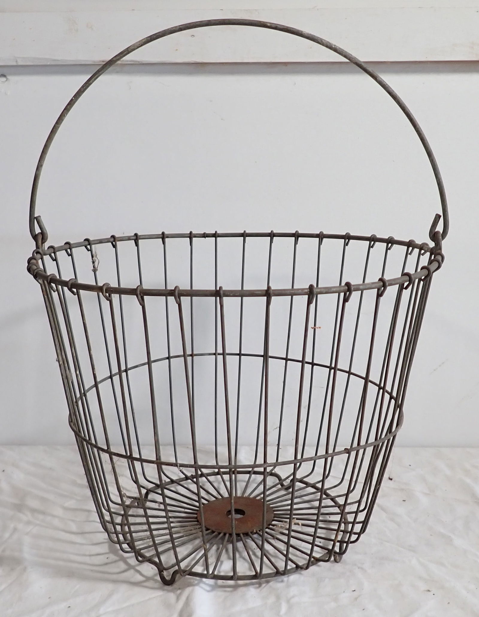 Wire Egg Basket (1 of 1)