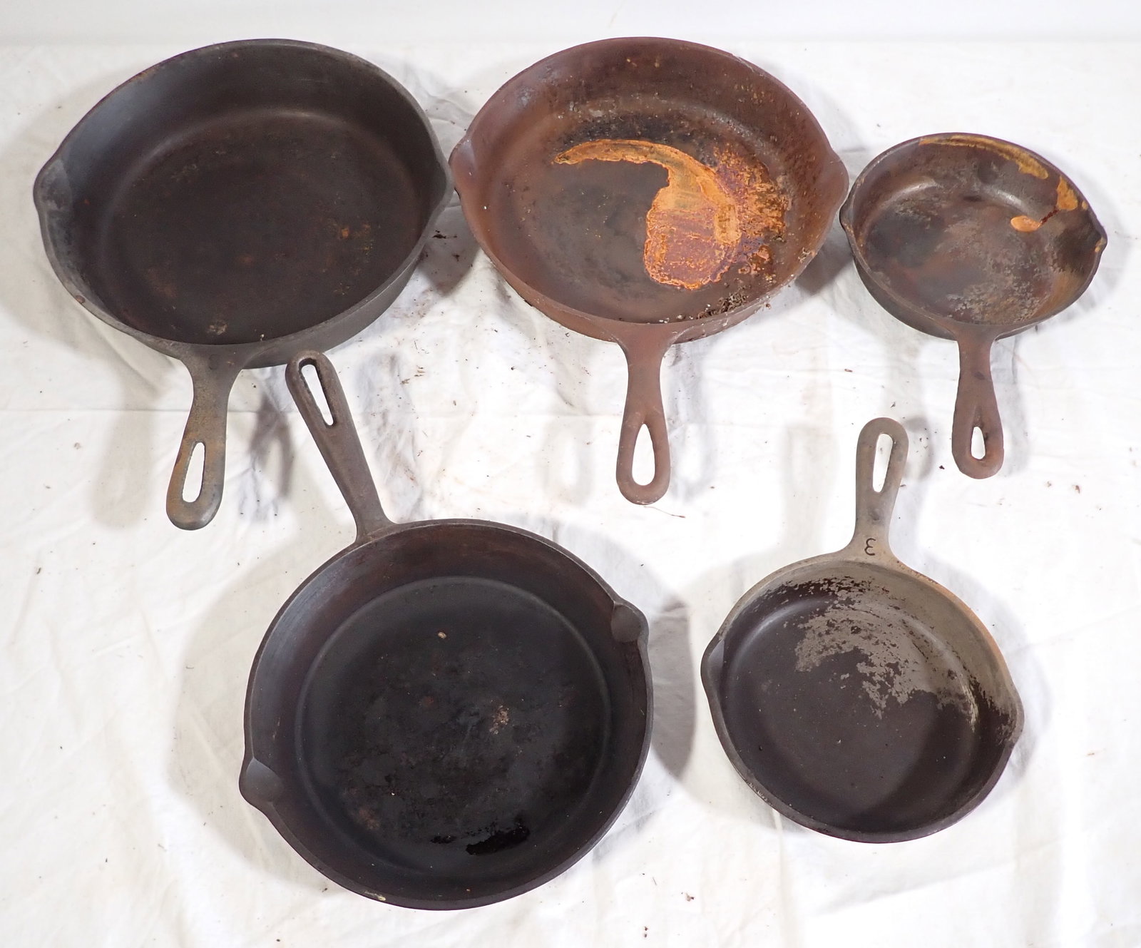 5 Cast Iron Skillets: Largest is No.8 .No Shipping.