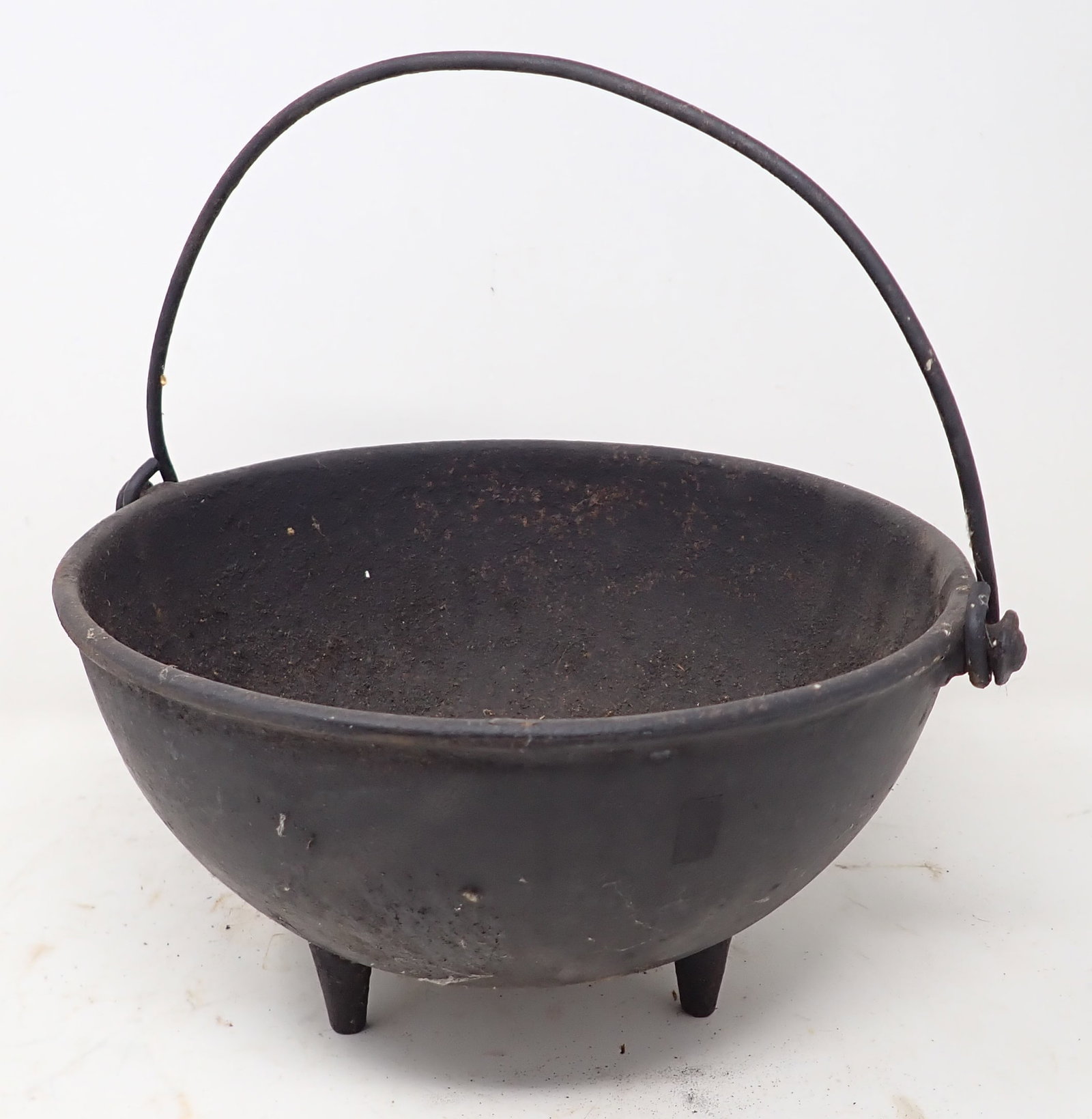 Footed Cast Iron Scotch Bowl: Approx 10 1/4" in diameter and 5 1/2" tall