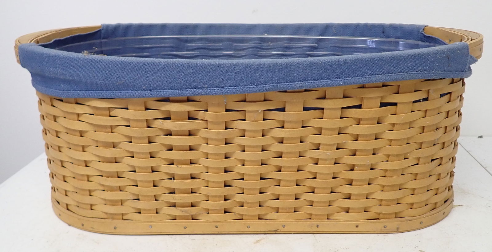 2001 Longaberger Large Workload Basket (1 of 3)