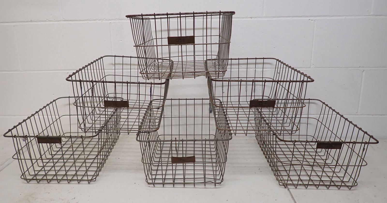 6 American Wire Form Baskets (1 of 2)