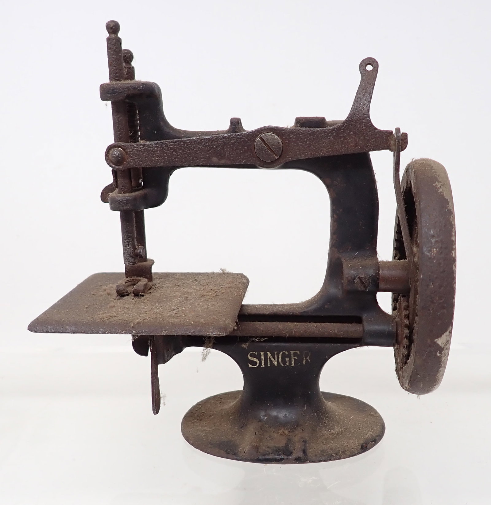 Singer Childrens Sewing Machine (1 of 7)