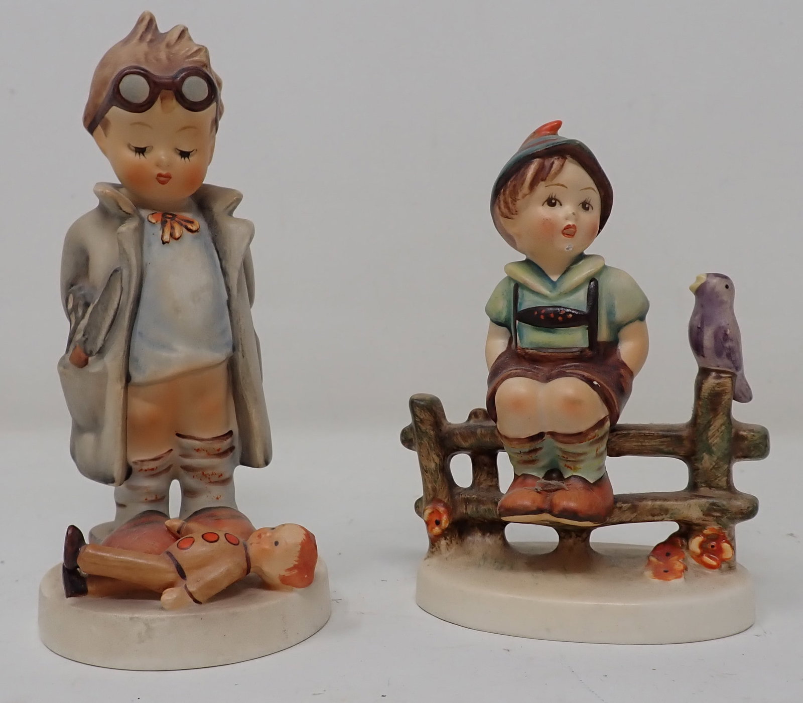 2 Goebel Hummels: Tallest is approx 5" tall