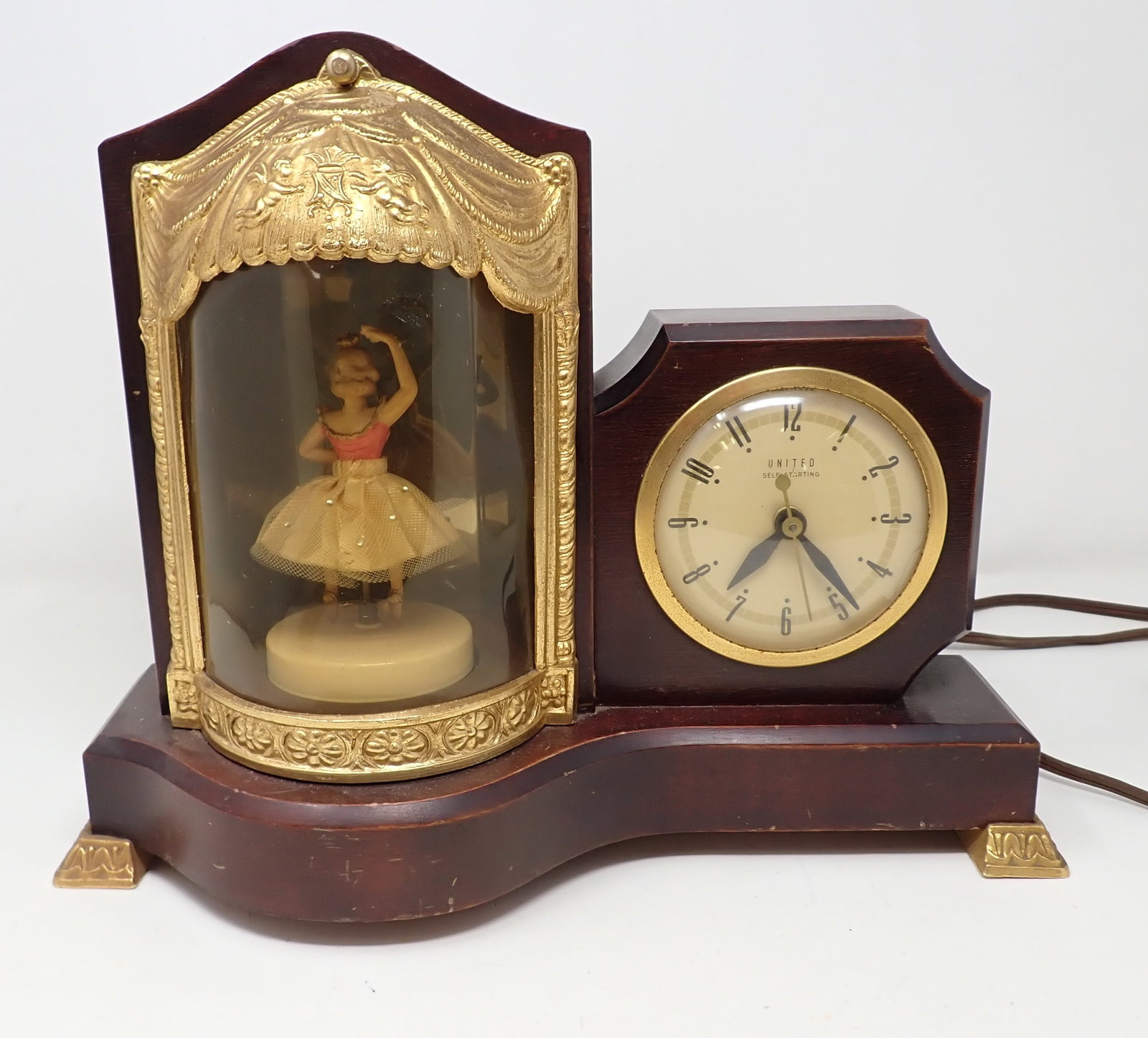 United Ballerina Clock: Clock