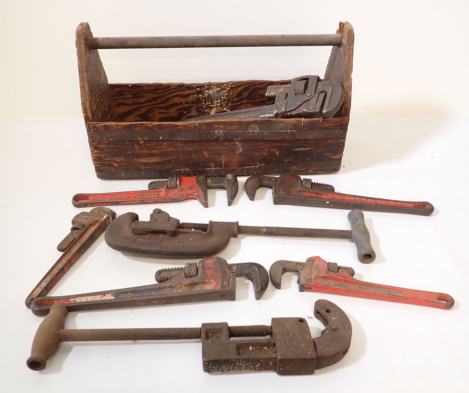 Tool Tote Pipe Wrenches Tubing Cutters (1 of 3)