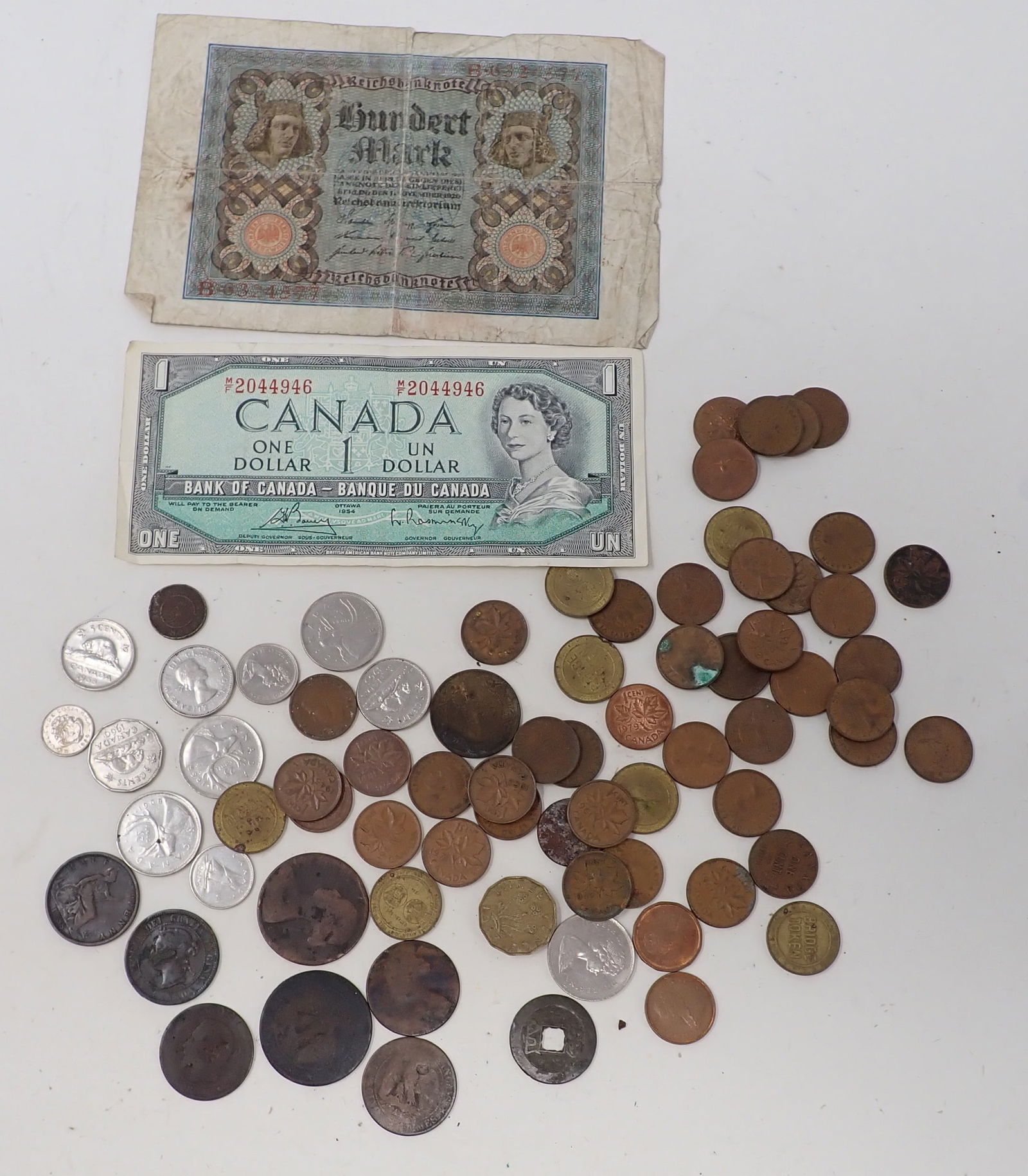 Foreign Paper Money Coins & Misc (1 of 9)