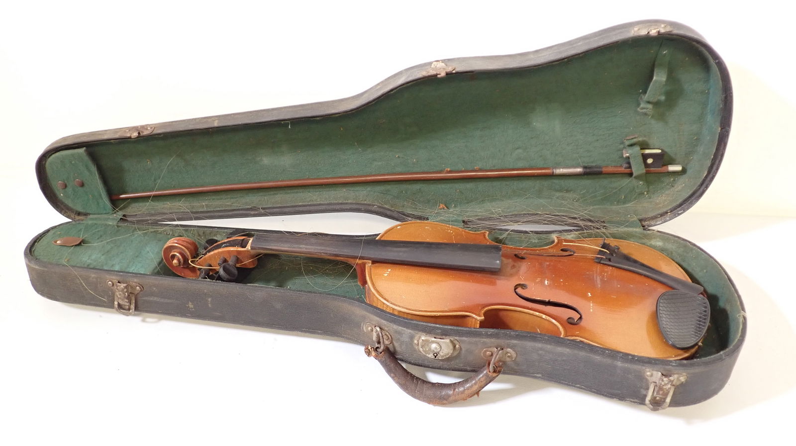 Violin: Approx 7 1/2" x 23 1/2".