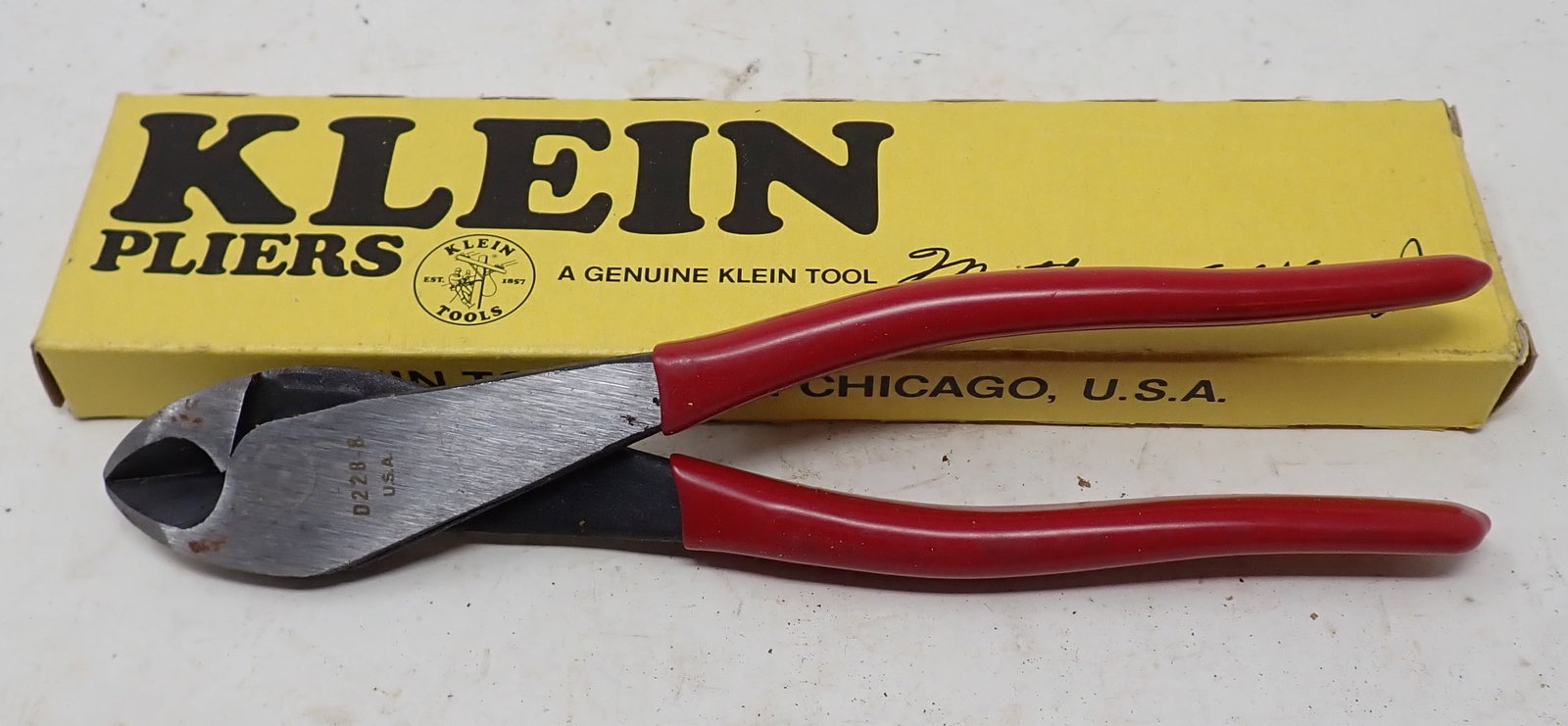 Klein D228-8 8" Diagonal Cutters (1 of 3)
