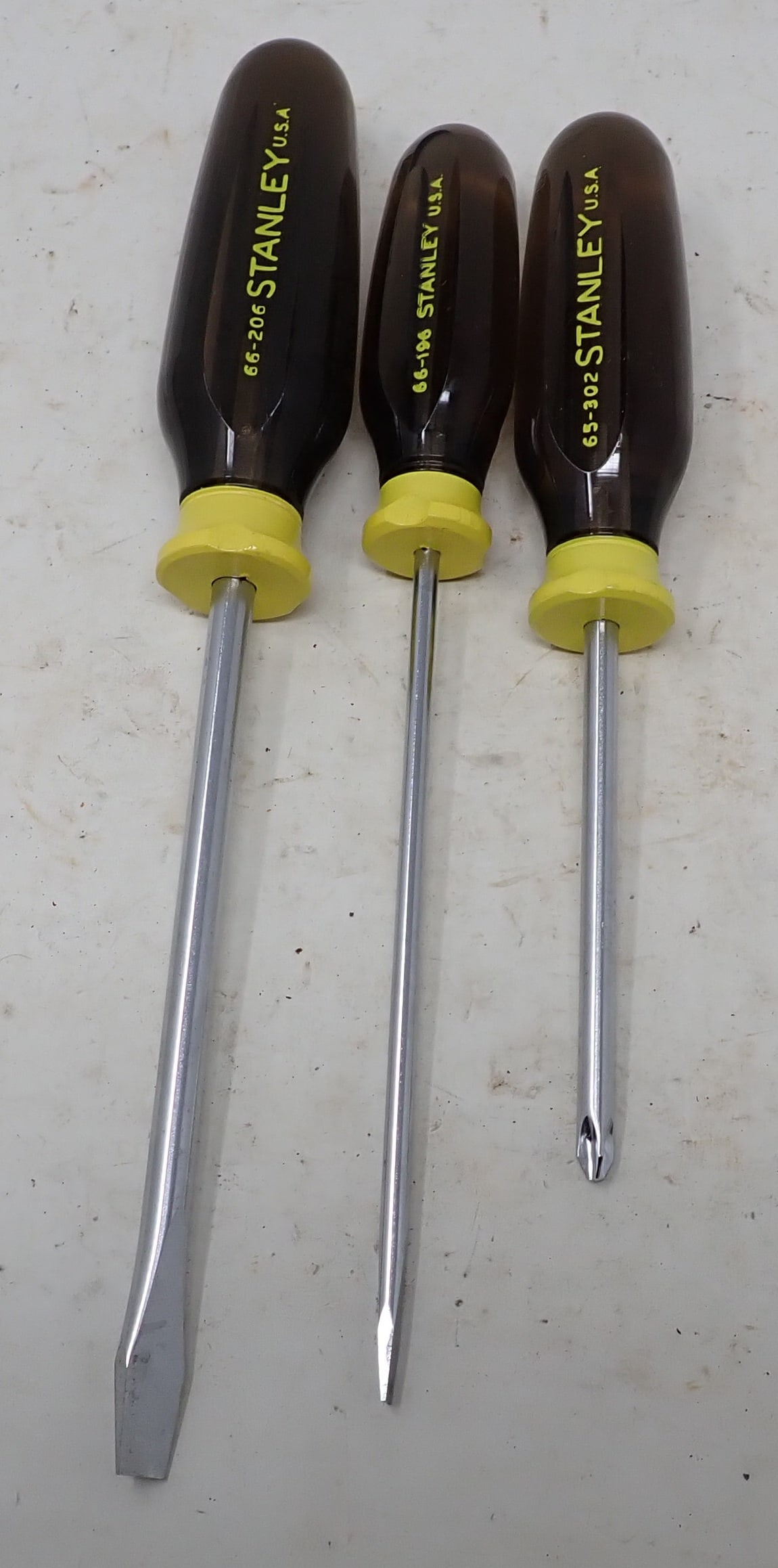 3 Stanley Screwdrivers (1 of 2)