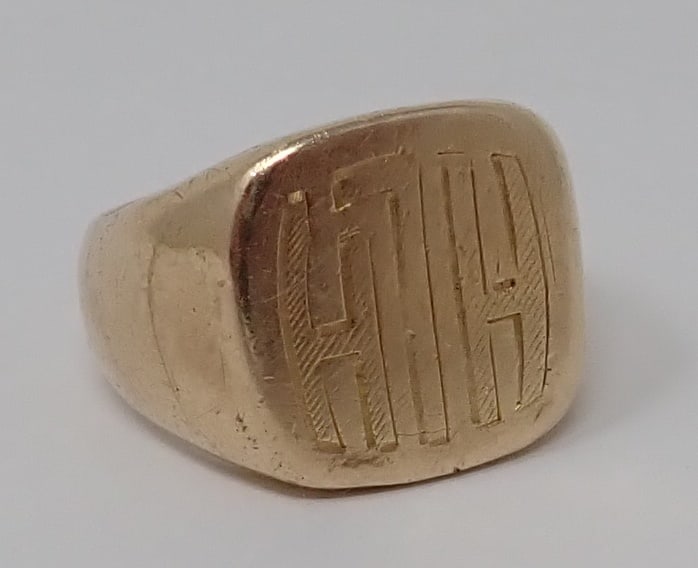 Gold Man's Signet Ring (1 of 5)