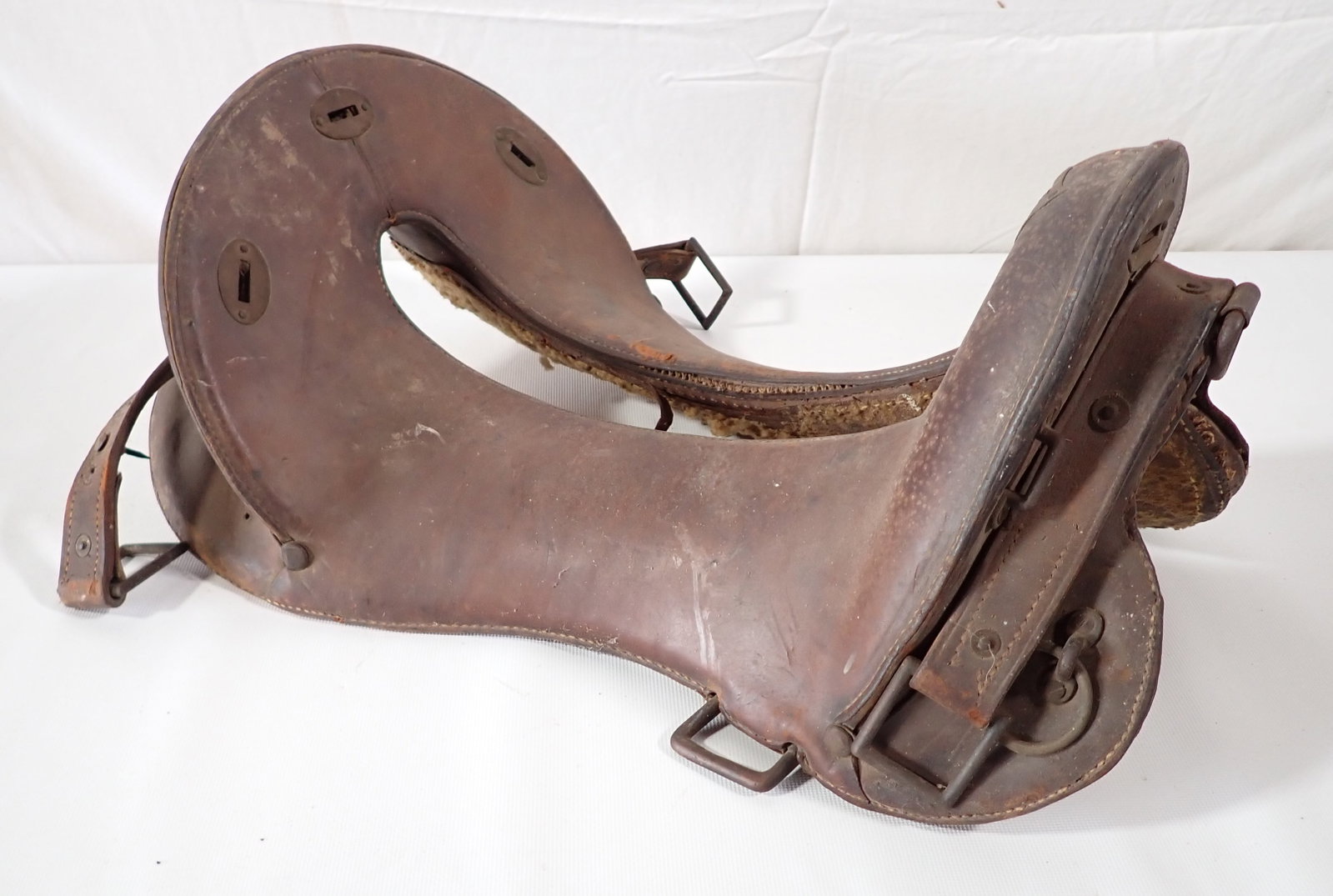 Horse Saddle: Approx 13 1/2" x 20"