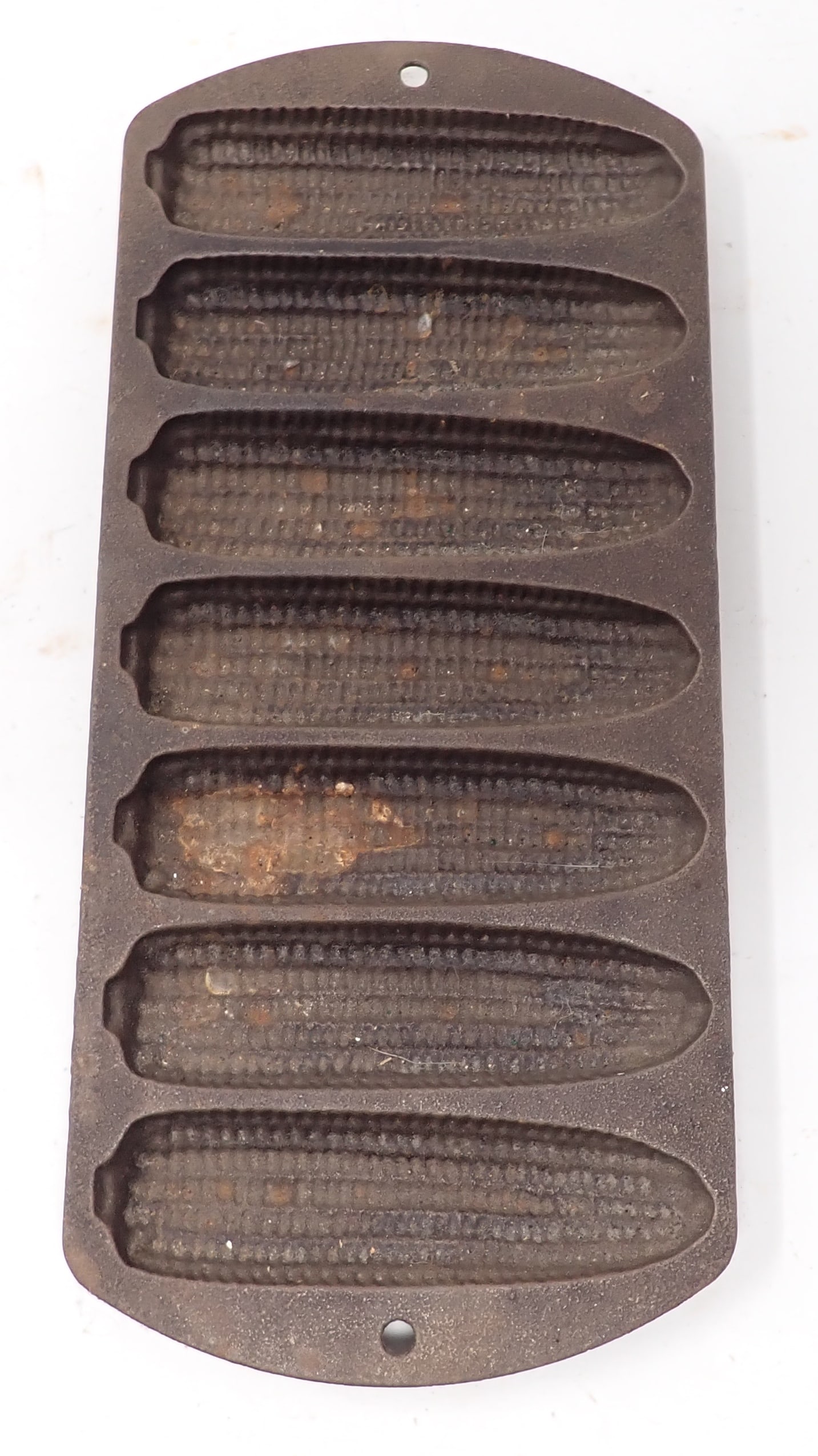 Lodge 27C2 Cast Iron Corn Mold (1 of 3)