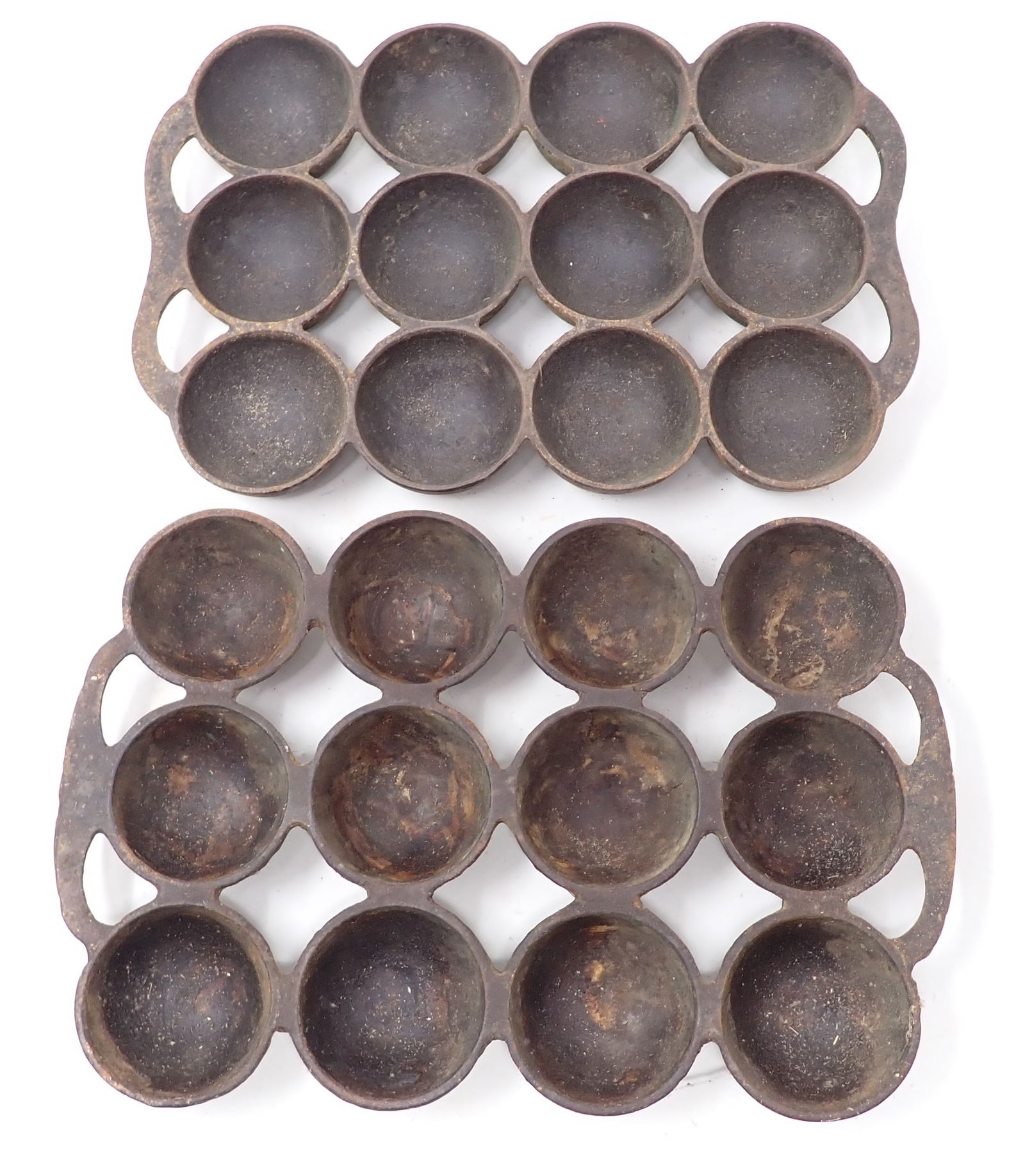 2 Cast Iron Gem Pans (1 of 3)