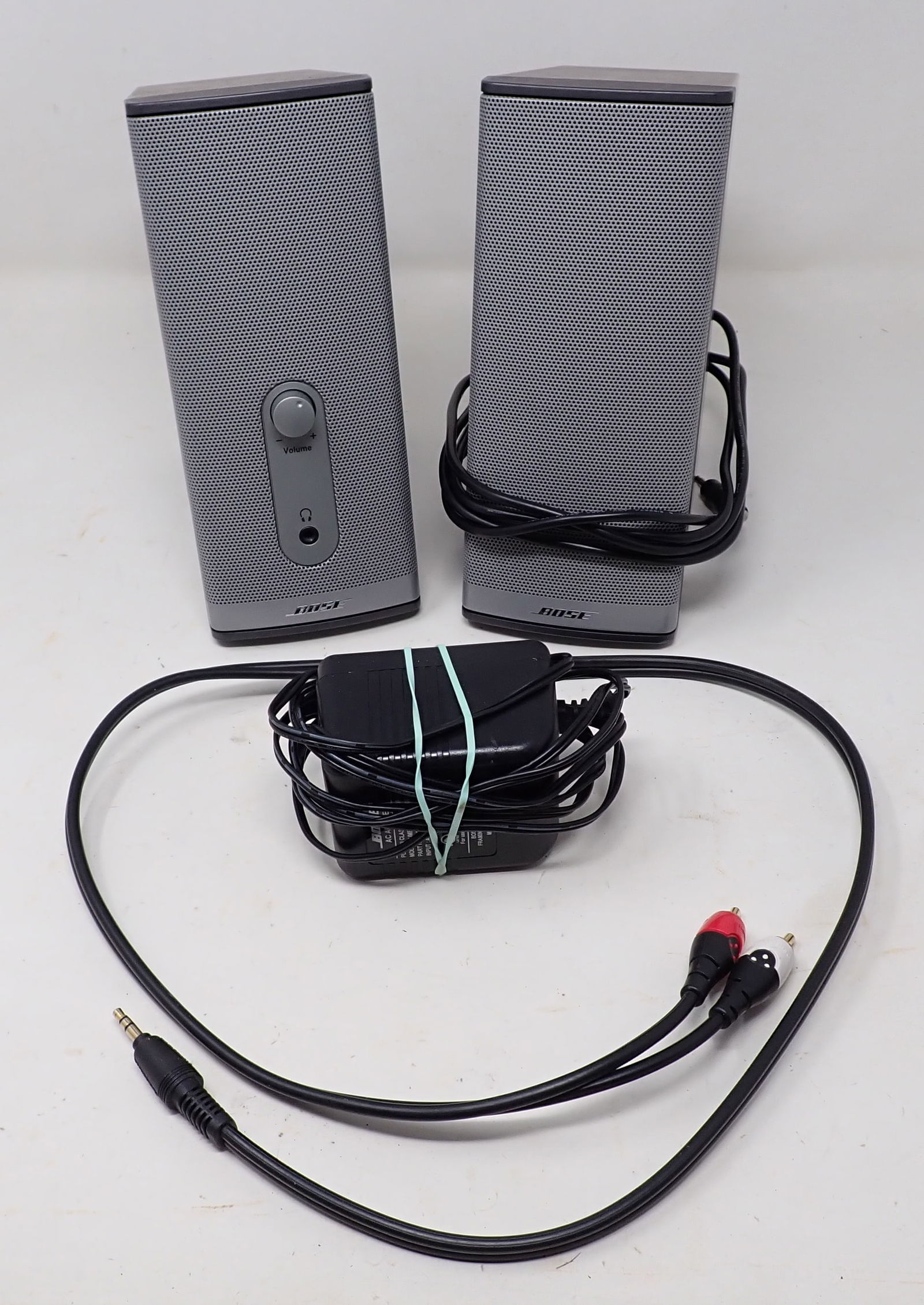 Bose Companion 2 Series II Multimedia Speakers (1 of 2)