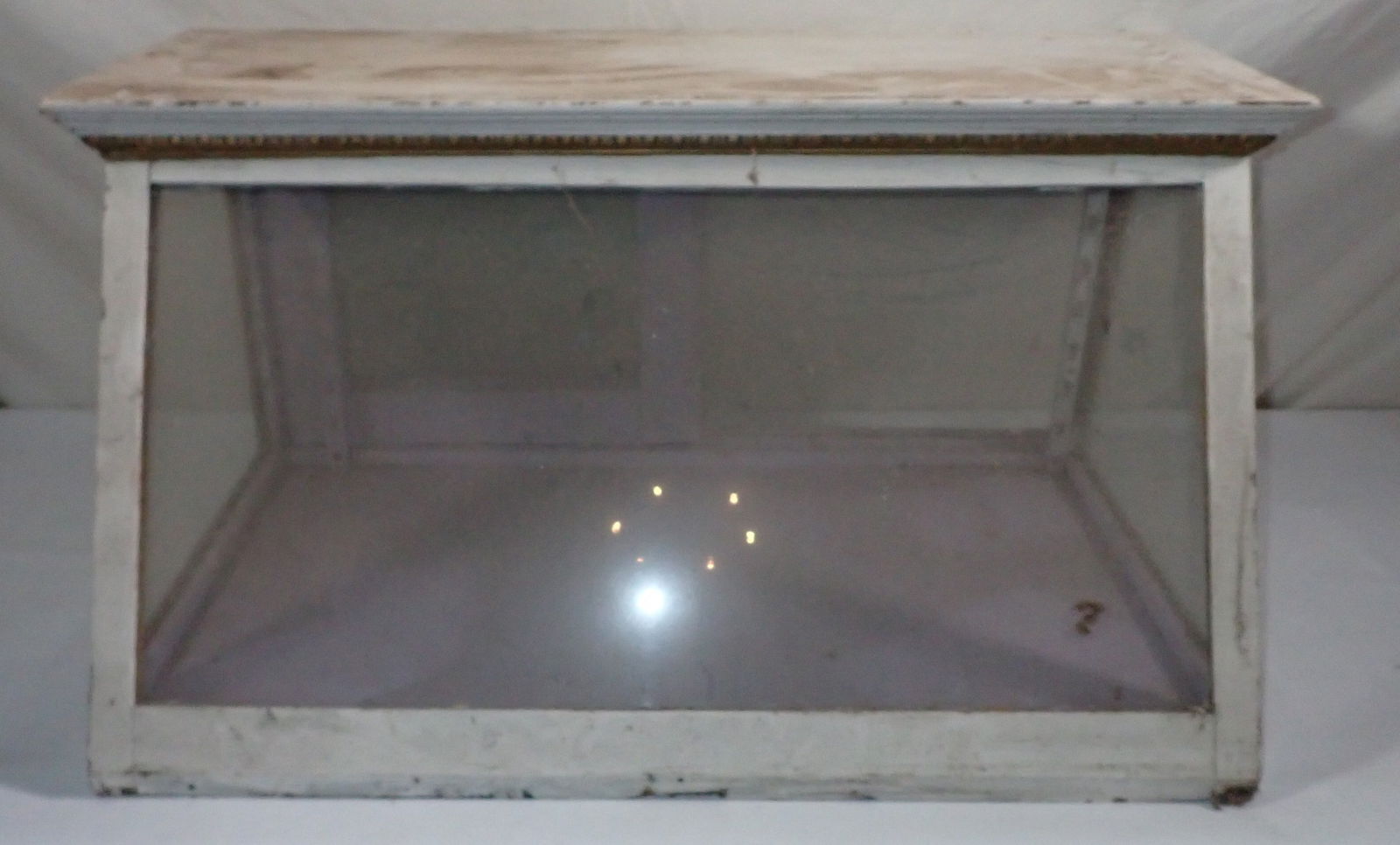 Store Countertop Display Case (1 of 10)