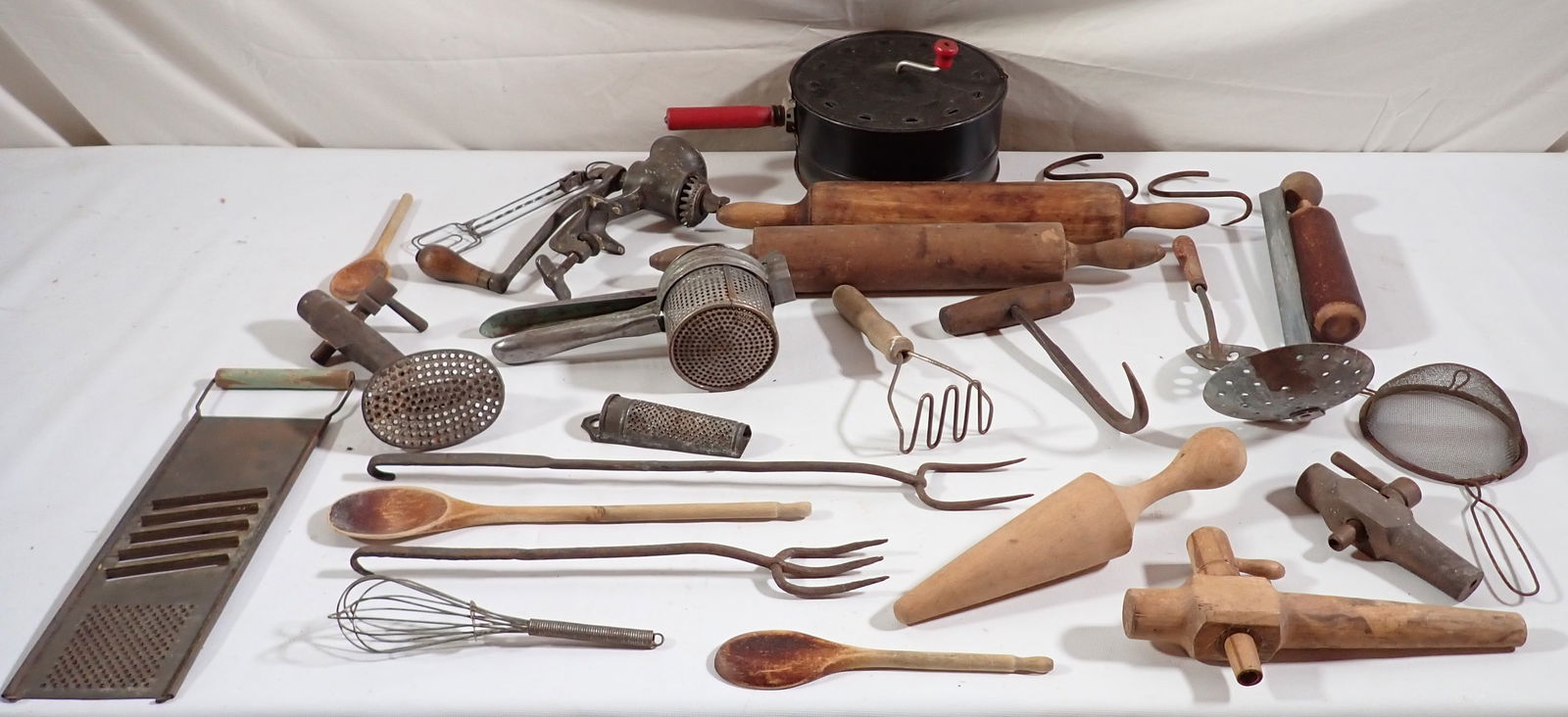 Corn Popper Butcher Forks Misc Kitchenware (1 of 7)