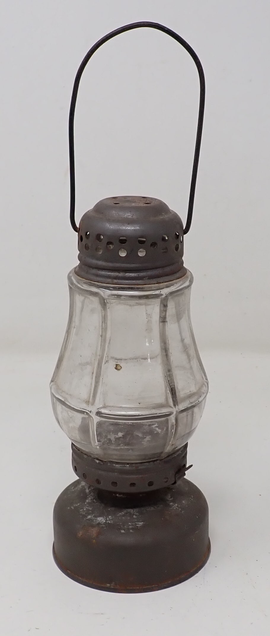 Tin Skaters Lamp (1 of 4)