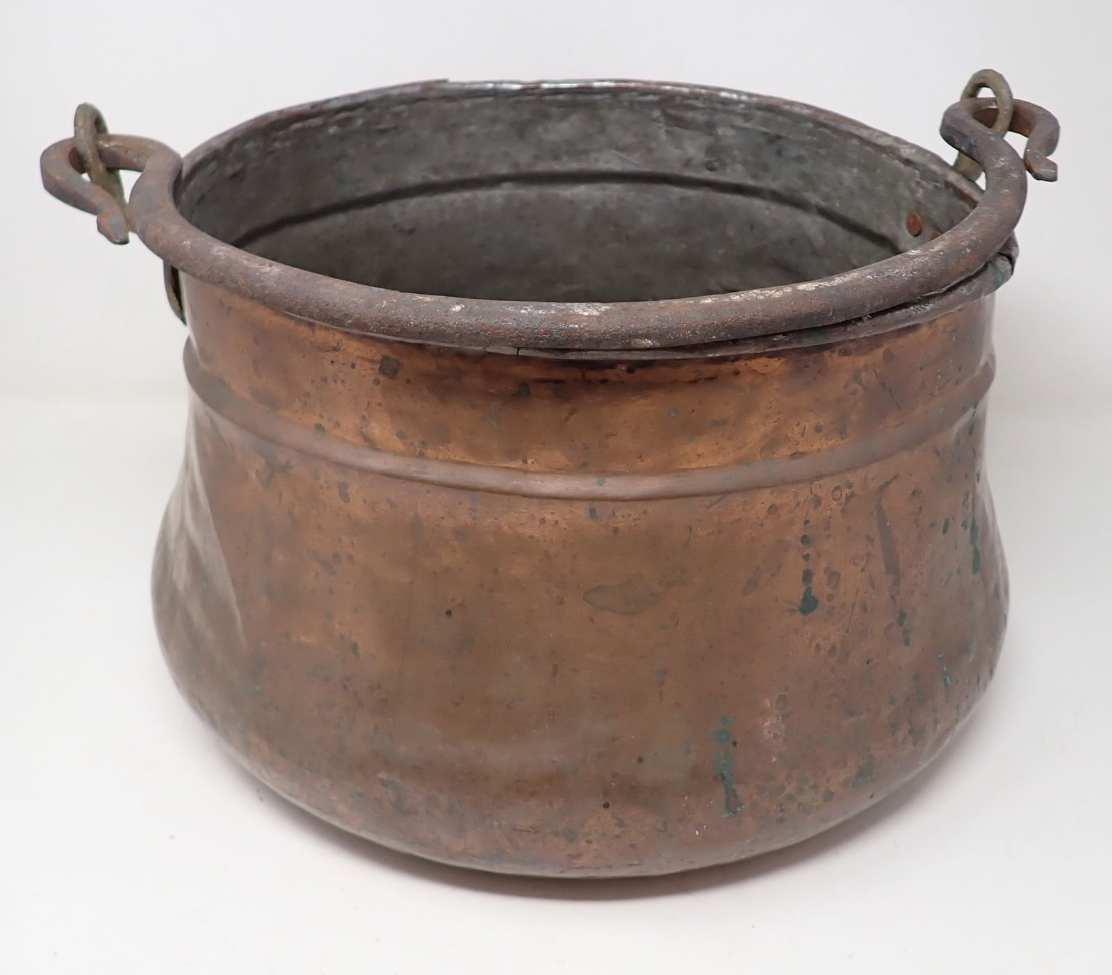 Copper Stock Cauldron w/ Wrought Iron Handle (1 of 8)