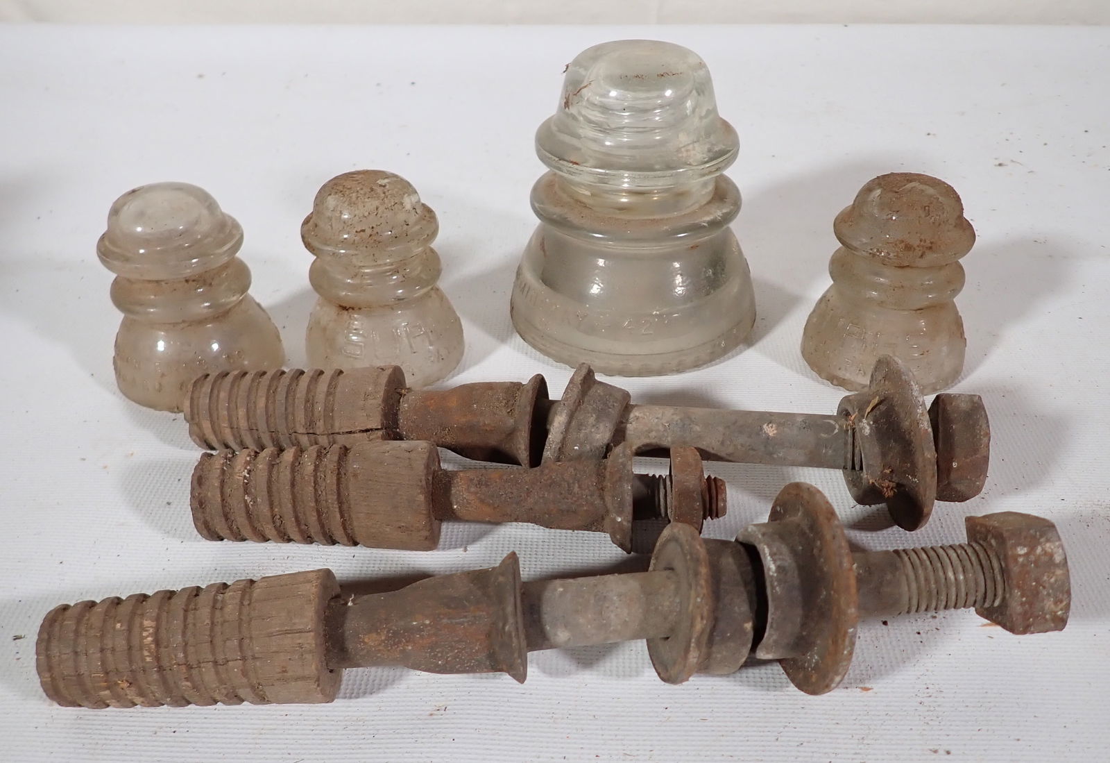 Hemingray Surge Insulators & Posts (1 of 2)