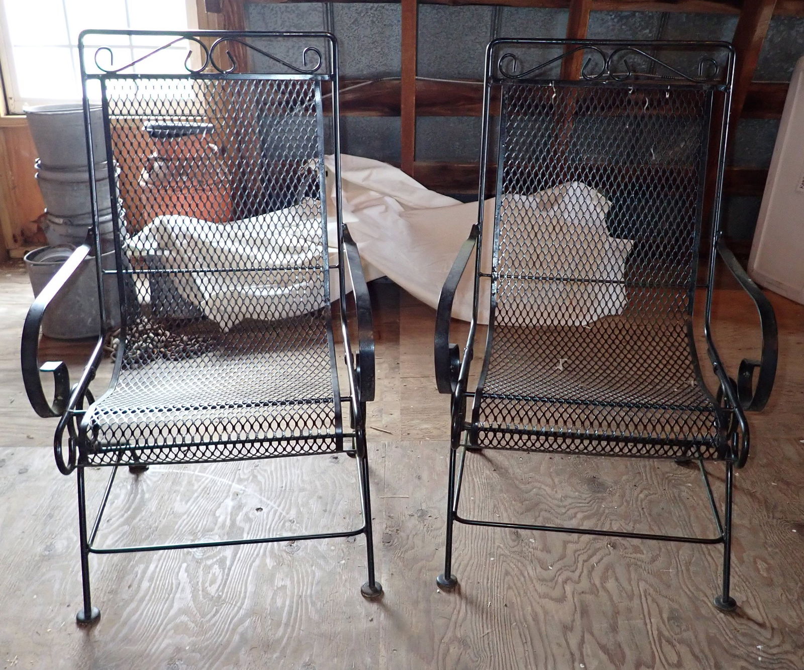 2 Iron Patio Chairs (1 of 3)
