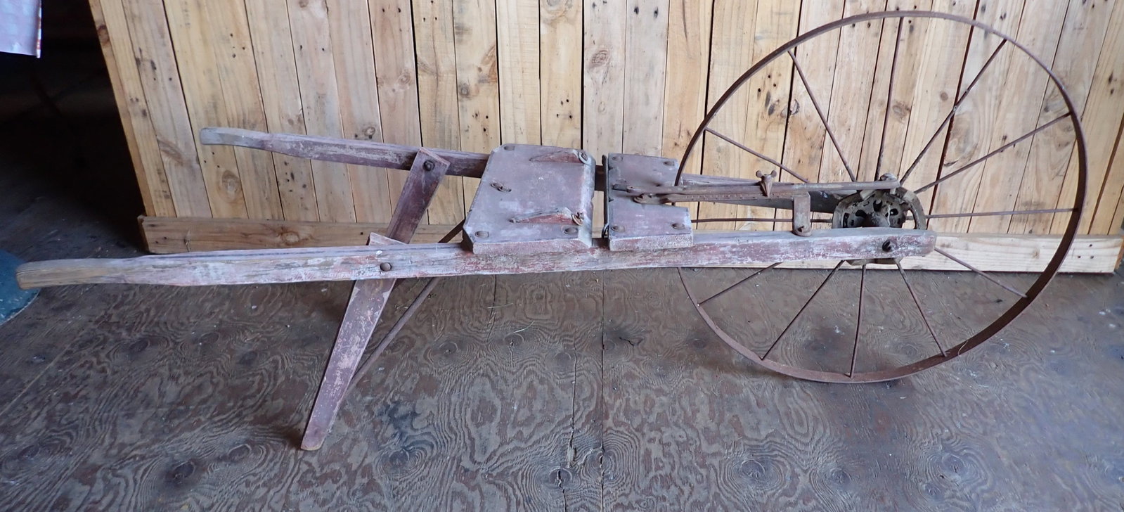 Grain: Wheel is apprx 30" in diameter. Total length is approx 6'. No shipping