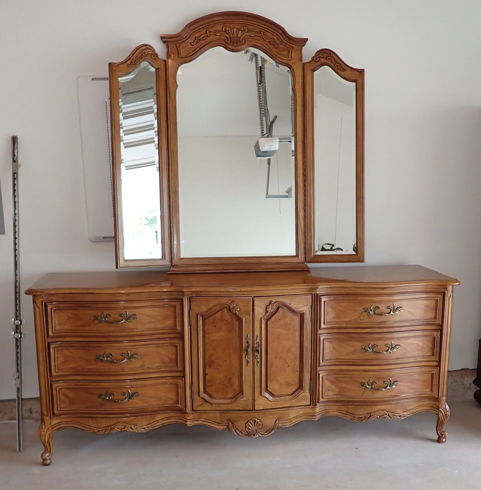 Thomasville Triple Dresser: Approx 20" x 77" x 82 1/2" tall. No shipping ! Bring help to remove. Will be located in garage , for easy removal.