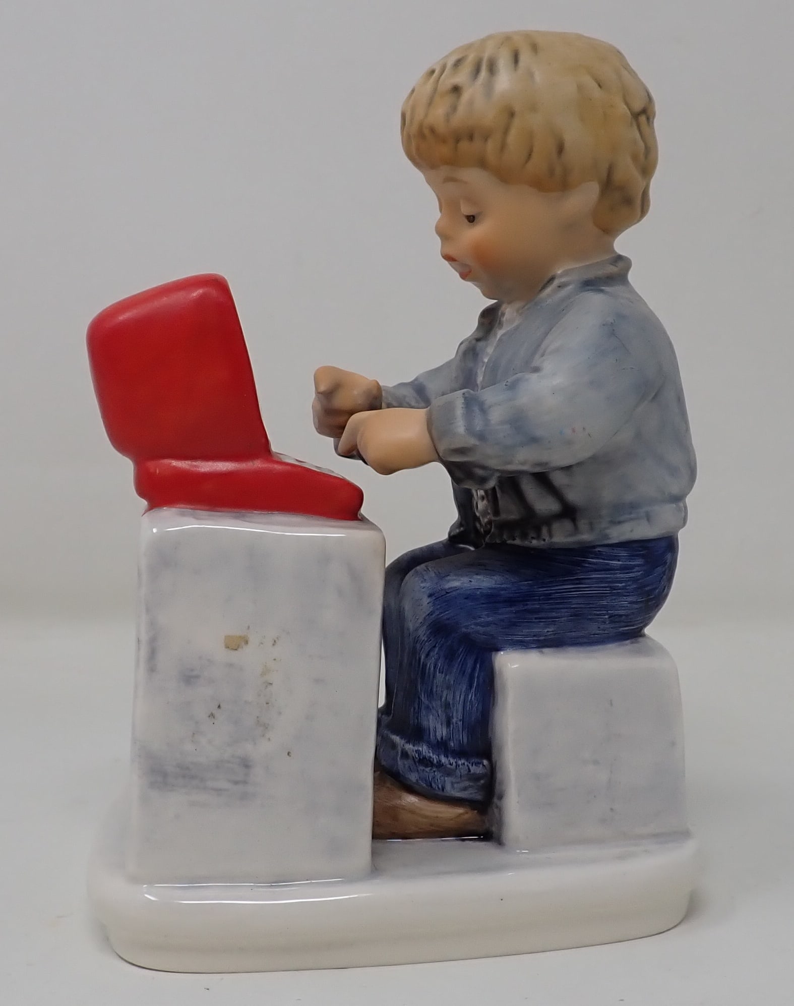 1983 Goebel Todays Children Frobek Boy on Computer: Approx 5 1/2" tall.