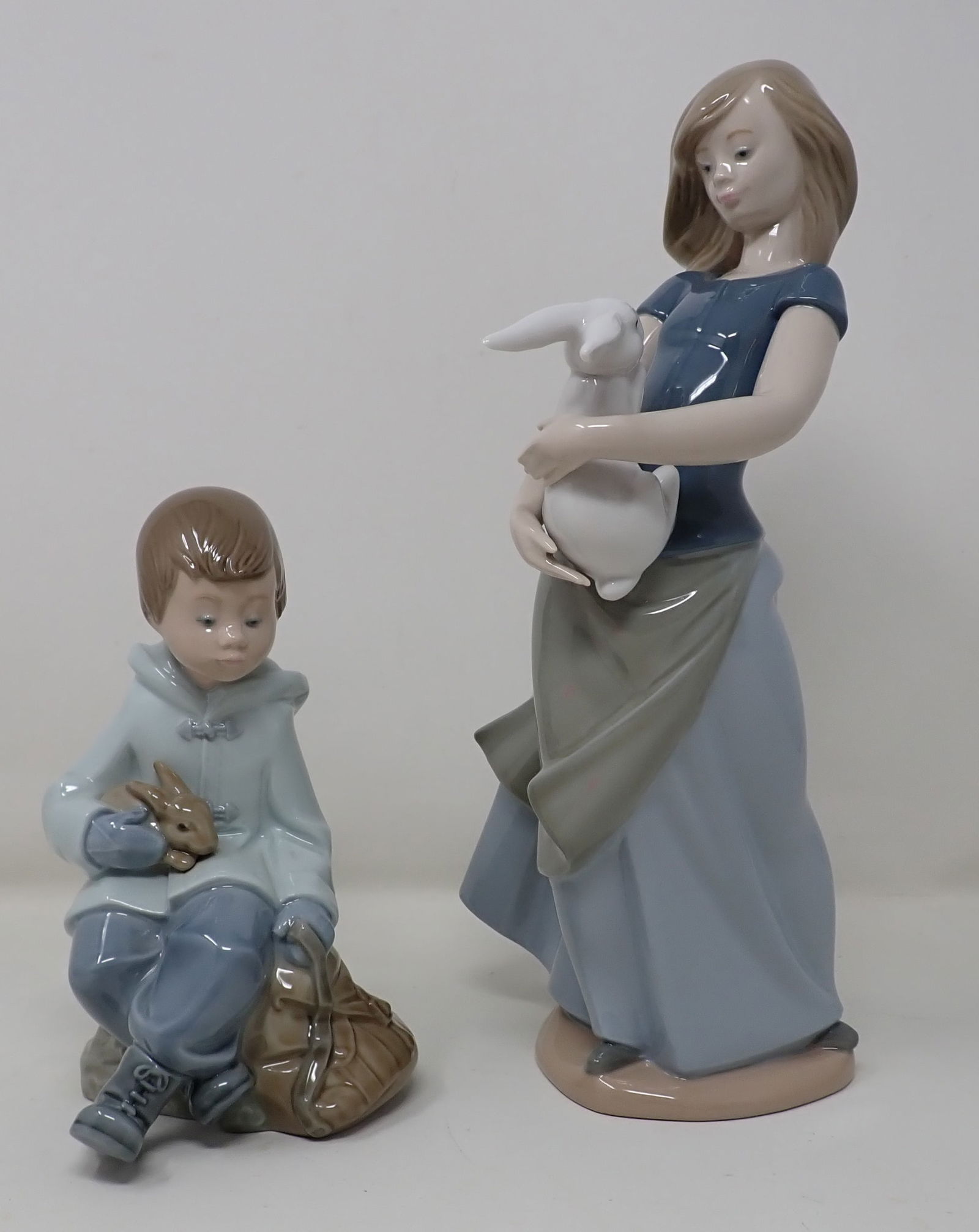 NAO Lladro Figurines w/ Rabbits (1 of 2)