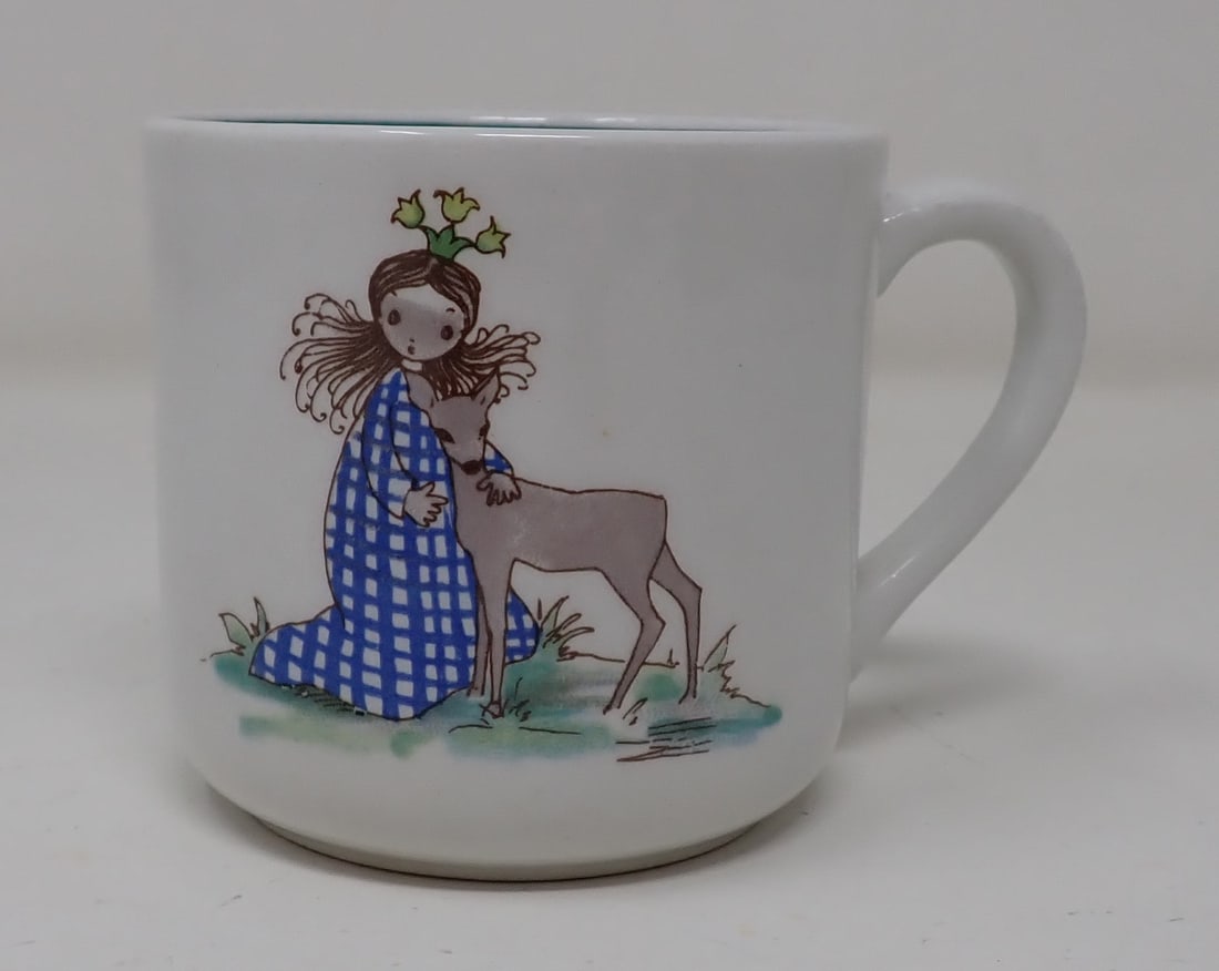 Arabia Finland Cup: Approx 3" in diameter and 3" tall.