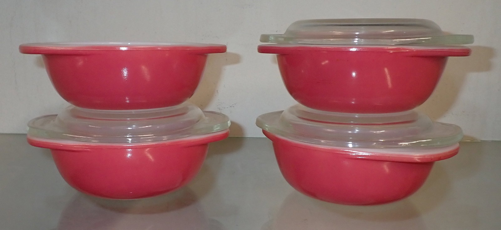 4 Pyrex 080 Casseroles 8oz: 1 is missing the top.