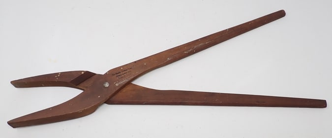 Wooden Handy Clothes Tongs