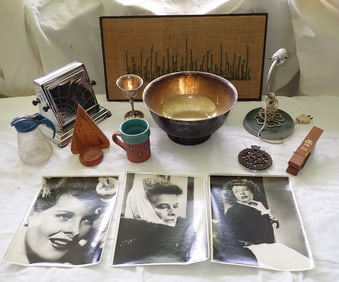 Celebrity Photos 4H Lamp Hooked Wall Art Vintage Toaster