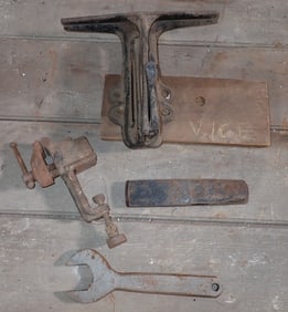 Saw Vise Clamp On Vise Blacksmith Hammer