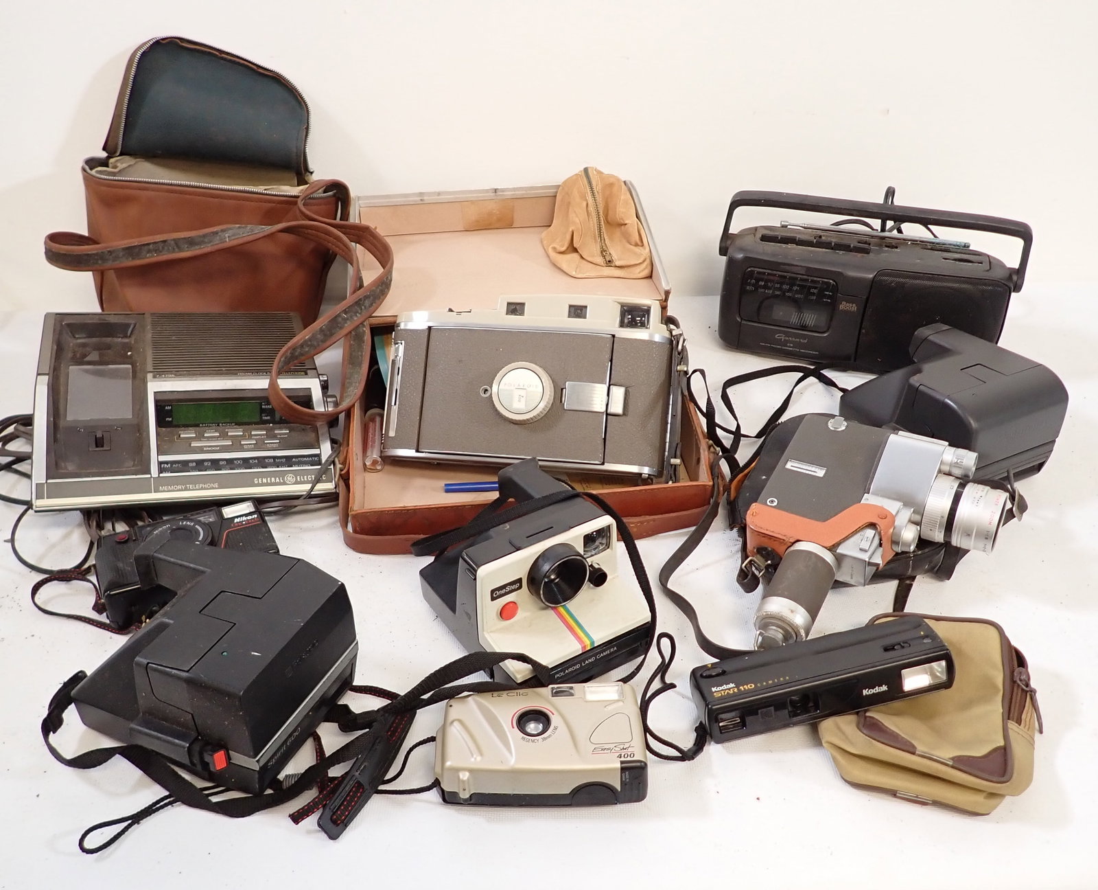 Petri Power Zoom Polaroid 800 Land Camera Misc Electronics (1 of 6)