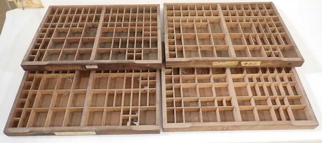 4 Printers Trays