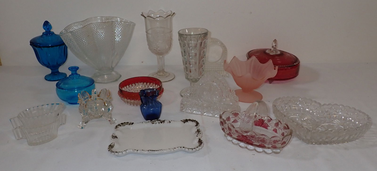 Lot of Misc Glassware (1 of 5)