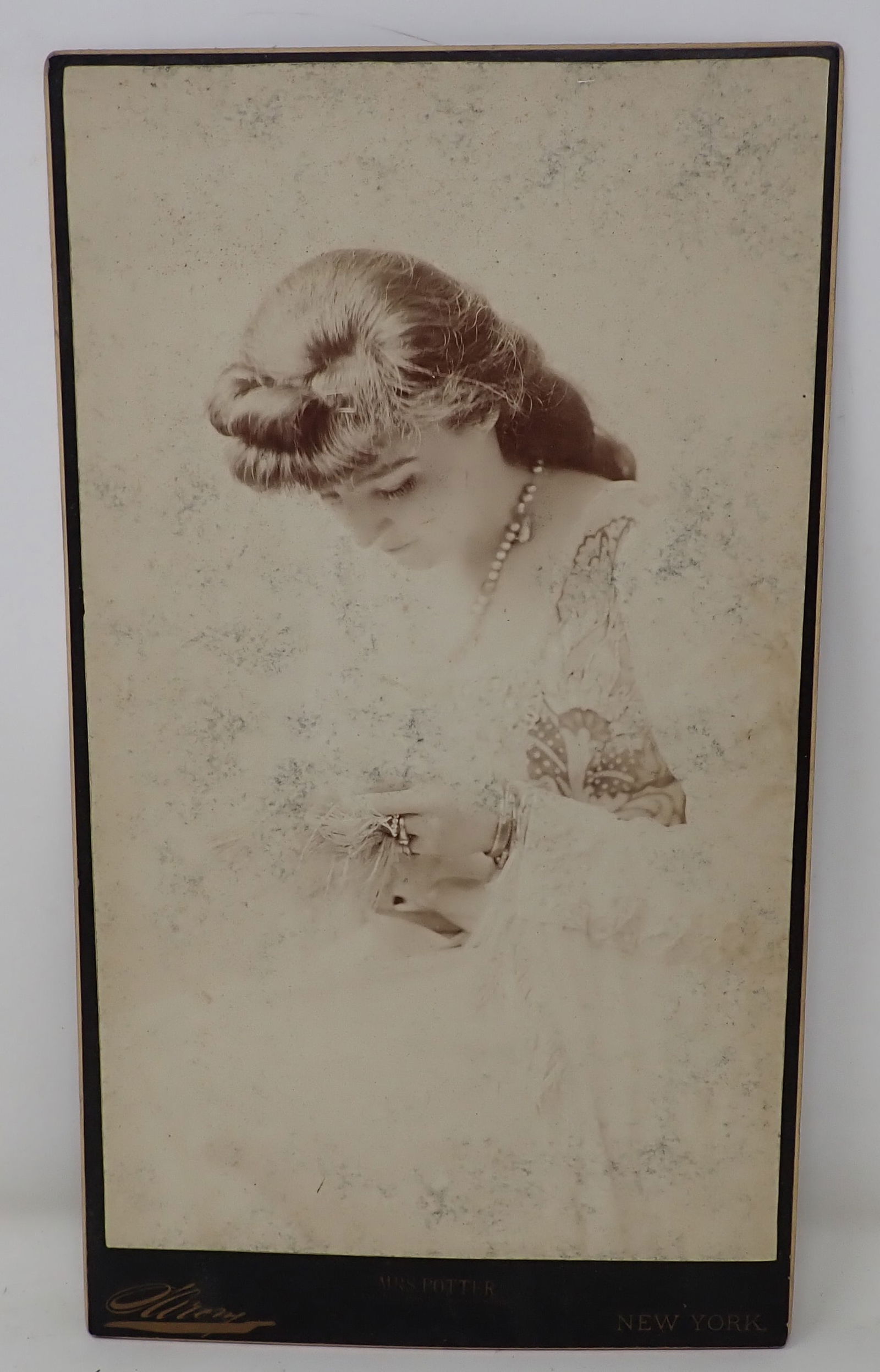 1888 Mrs Potter Napoleon Sarony Oversized Cabinet Card: Oversized Cabinet photo card is approx 7 1/2" x 13"