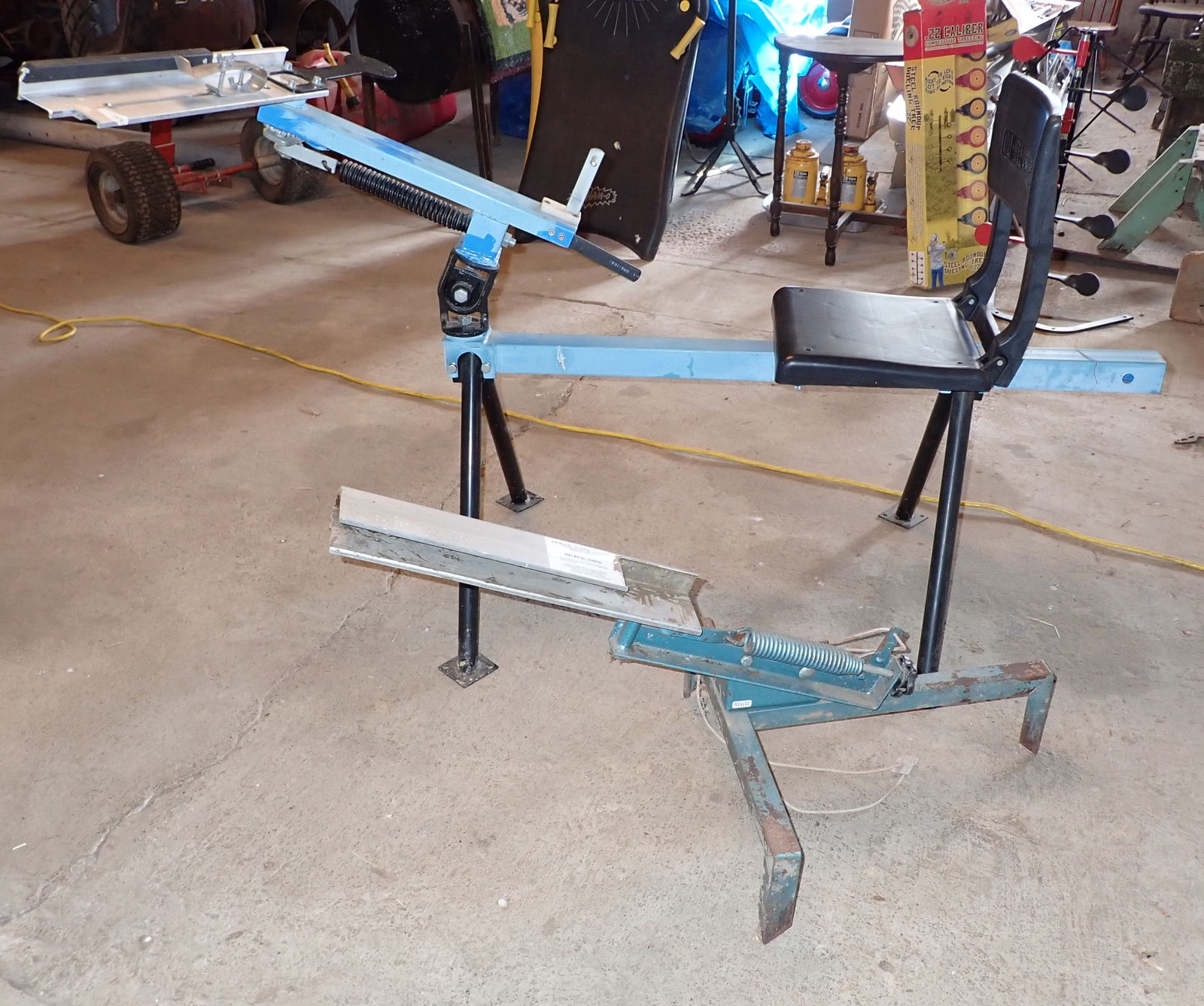 2 Clay Pigeon Throwers (1 of 4)