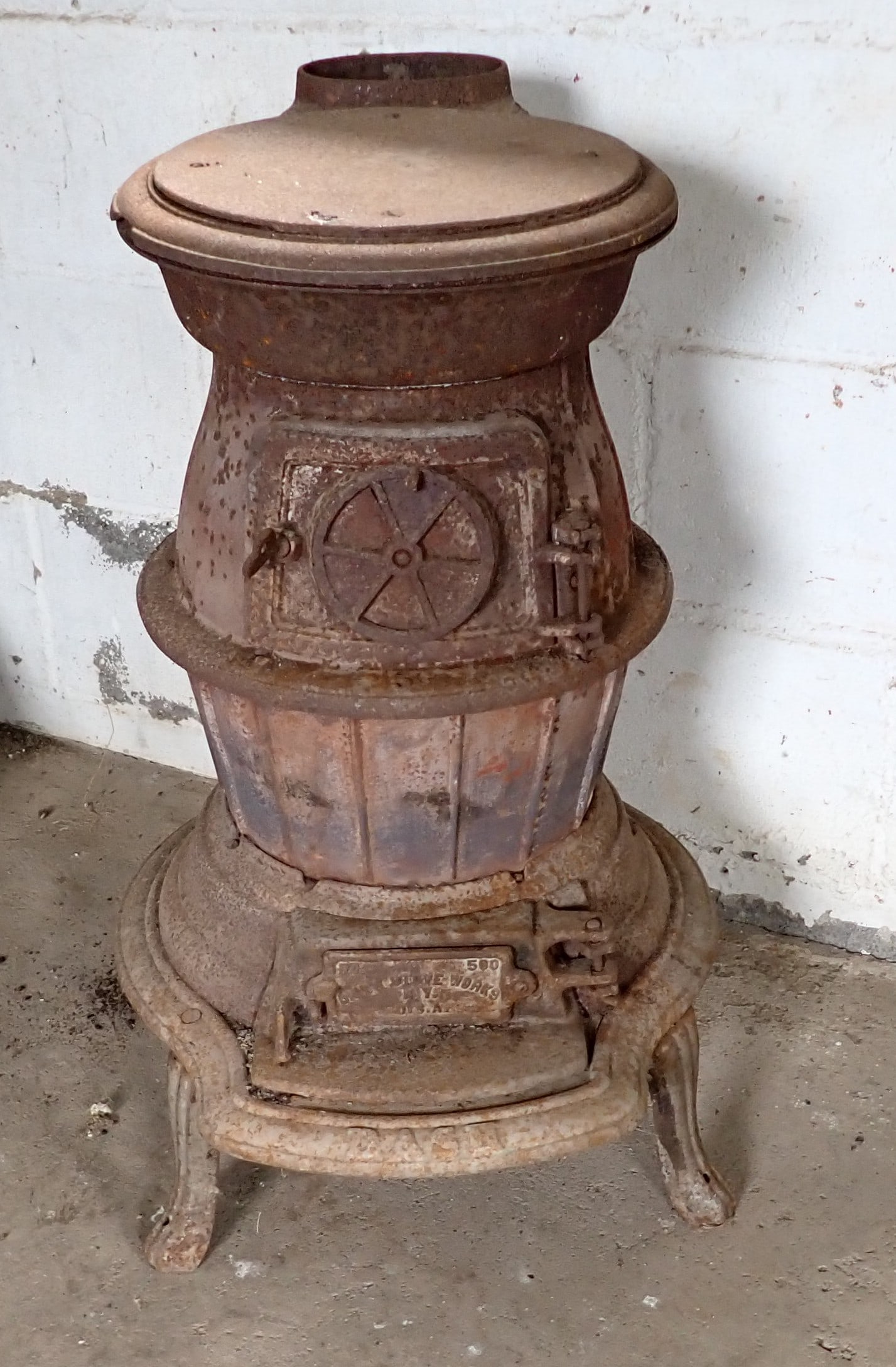 Dash Pot Belly Stove (1 of 4)