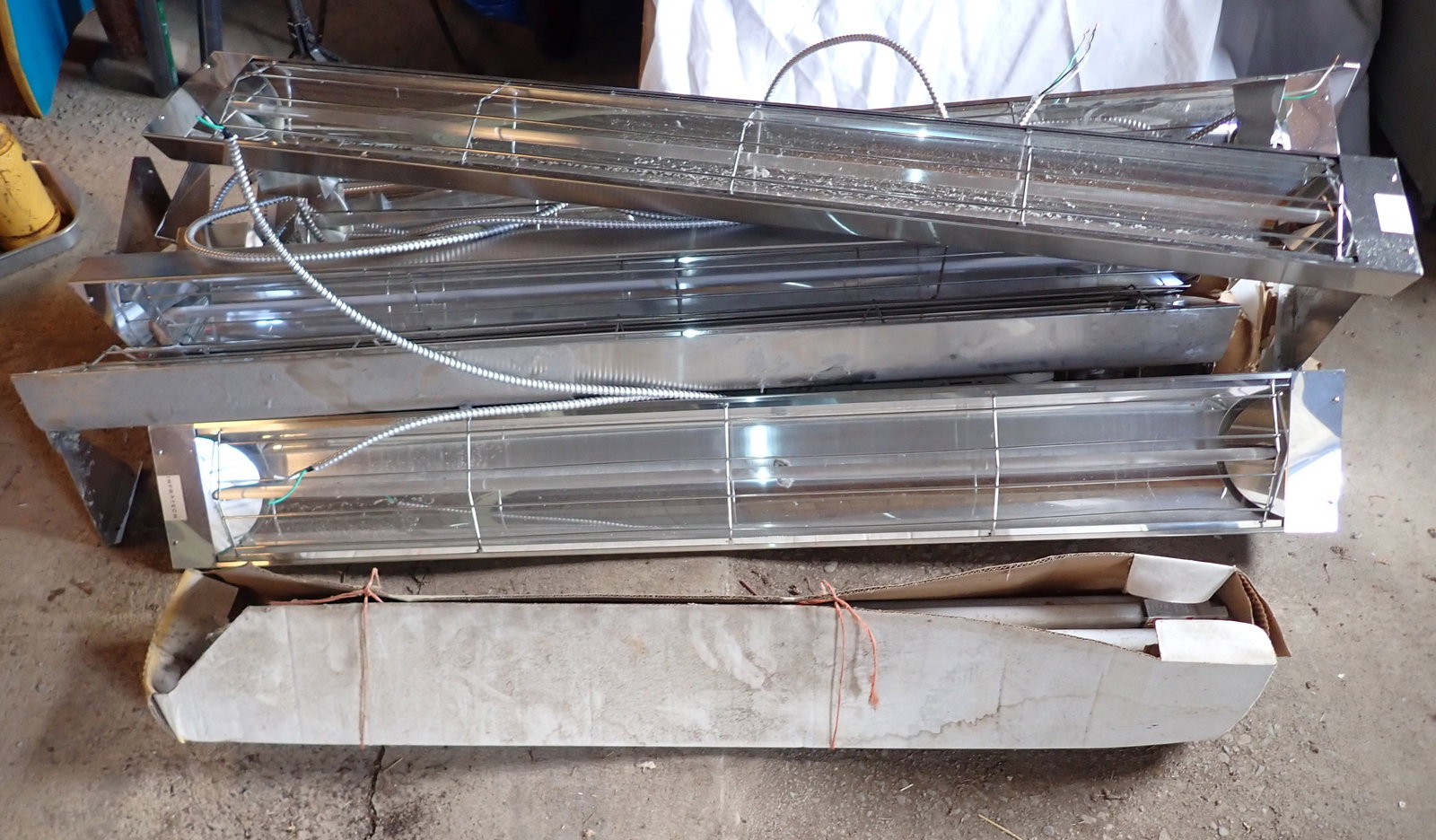 5 Infratech Heaters & Bulbs: Approx 8 1/4" wide and 61 1/4" long. Also included is an Industrial Vaporite Commercial grade light. No shipping