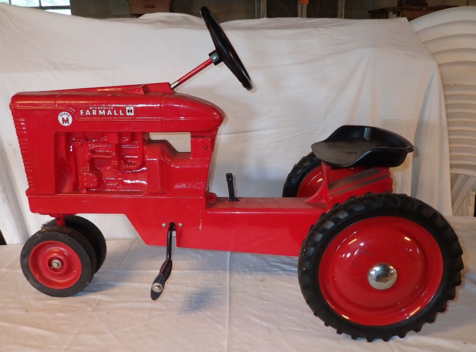 McCormick Farmall Super M Pedal Tractor Scale Models (1 of 6)