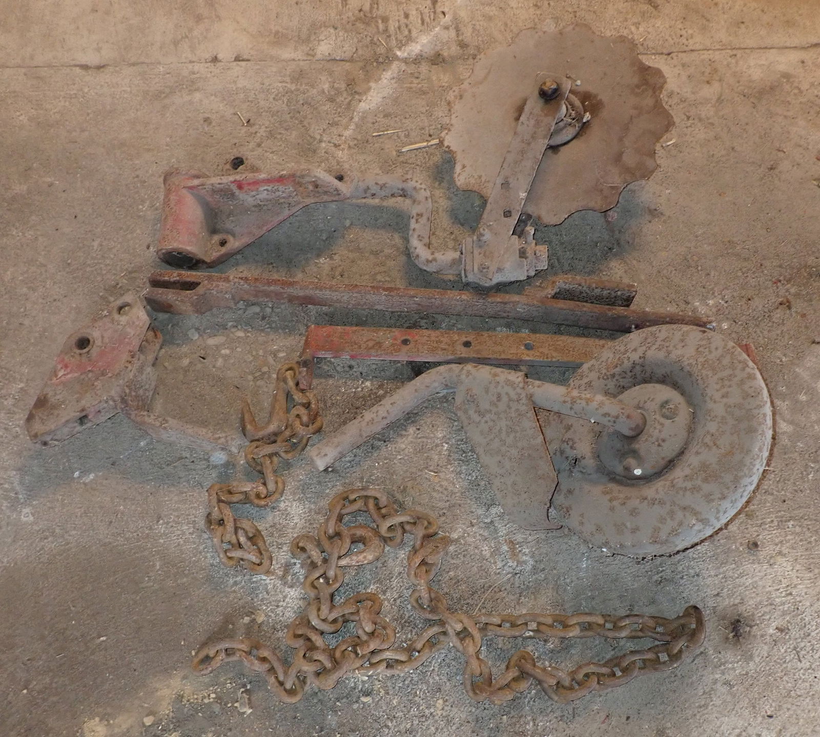 Tractor Disc Hitch & Misc Parts (1 of 5)